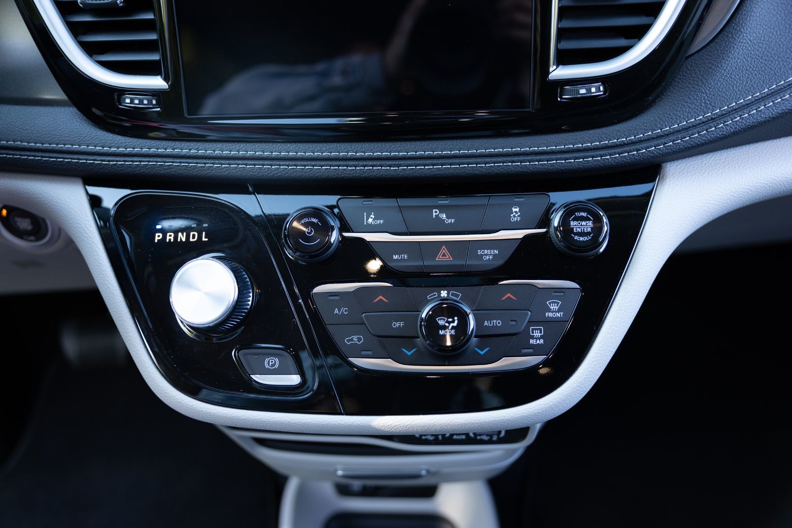 Chrysler Pacifica Hybrid  2024 à Nicolet, Québec
