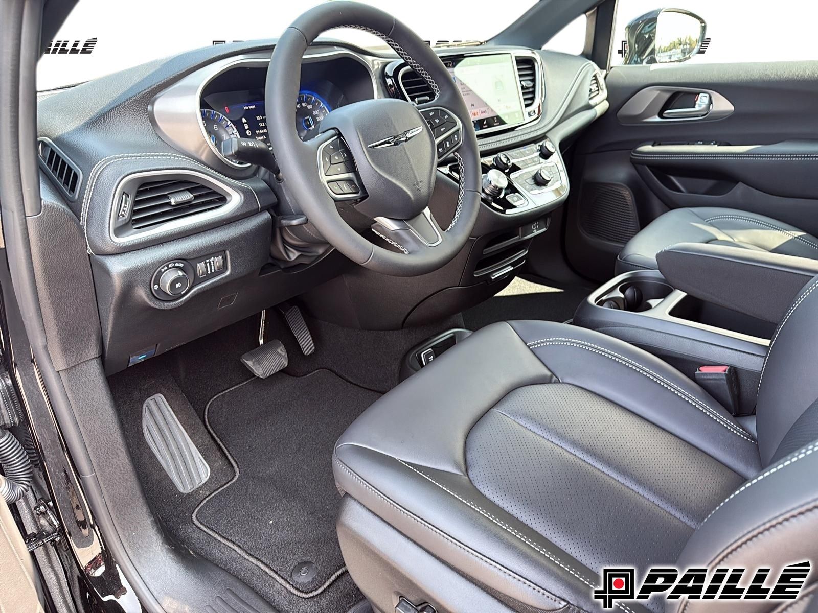 2026 Chrysler Pacifica in Nicolet, Quebec
