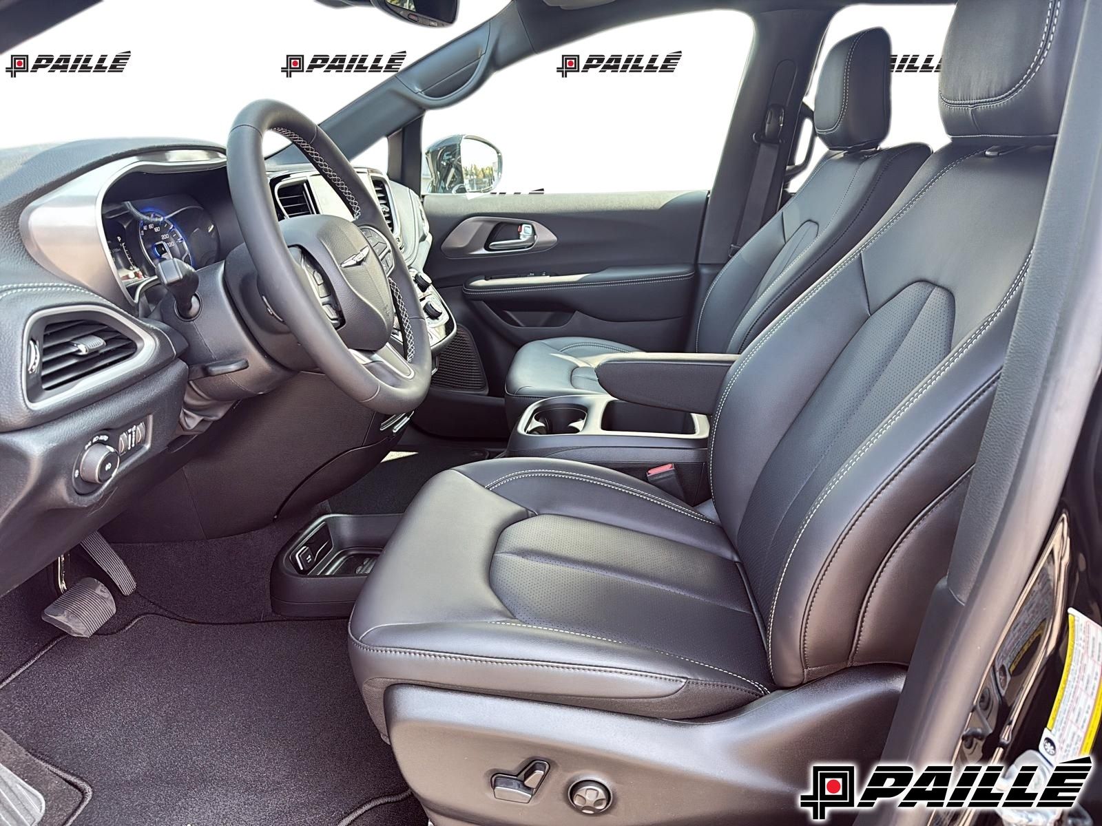 2026 Chrysler Pacifica in Nicolet, Quebec