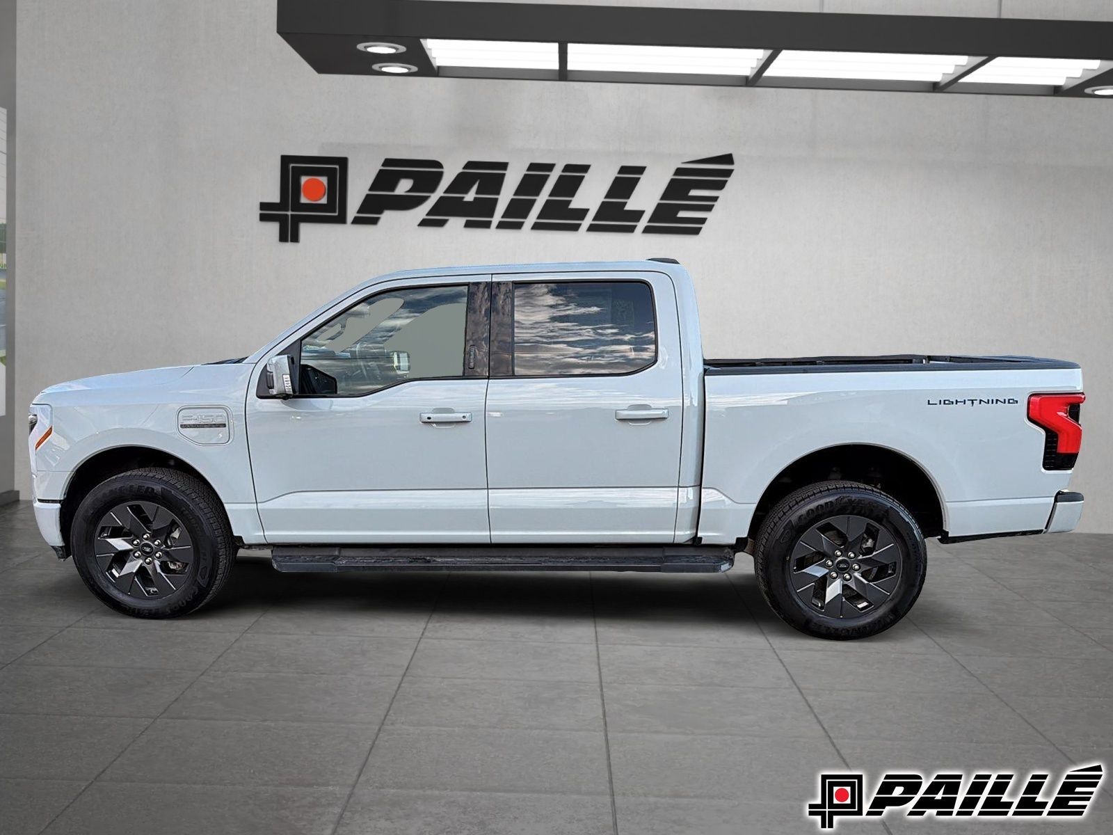 2023 Ford F-150 Lightning in Nicolet, Quebec