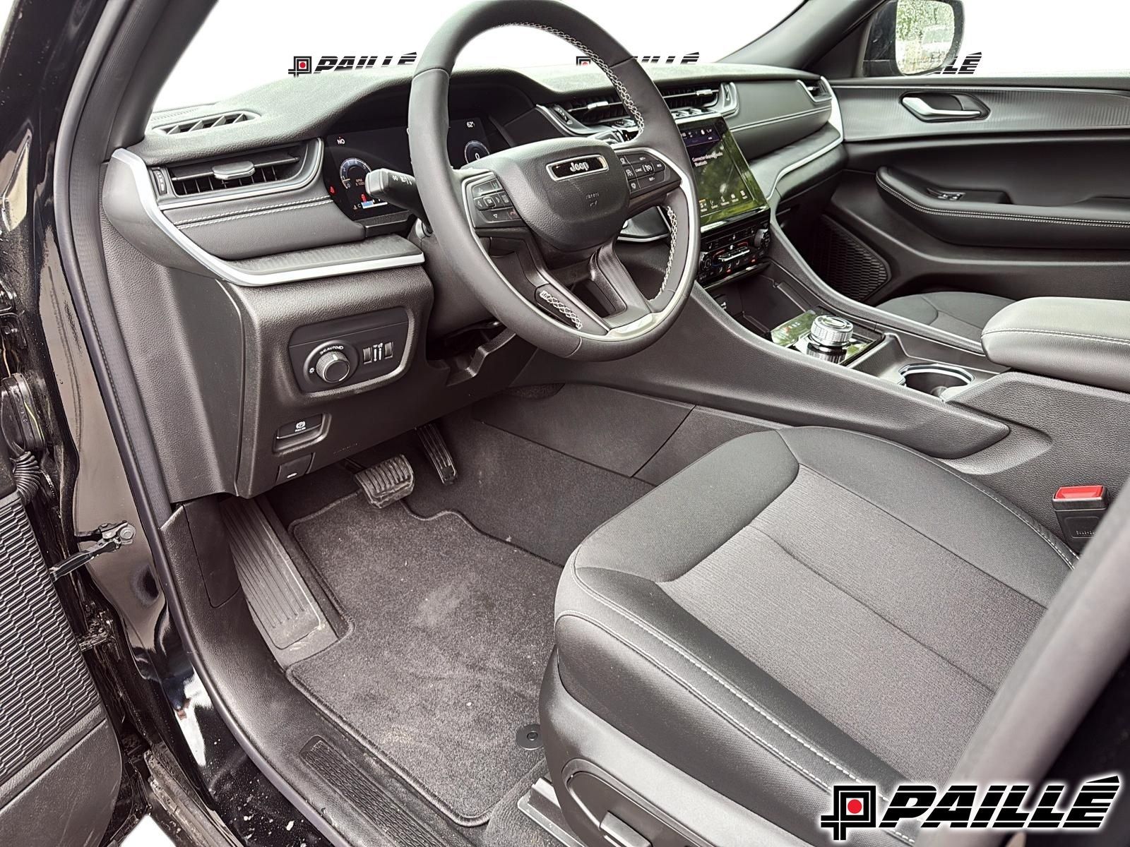 2024 Jeep Grand Cherokee in Nicolet, Quebec