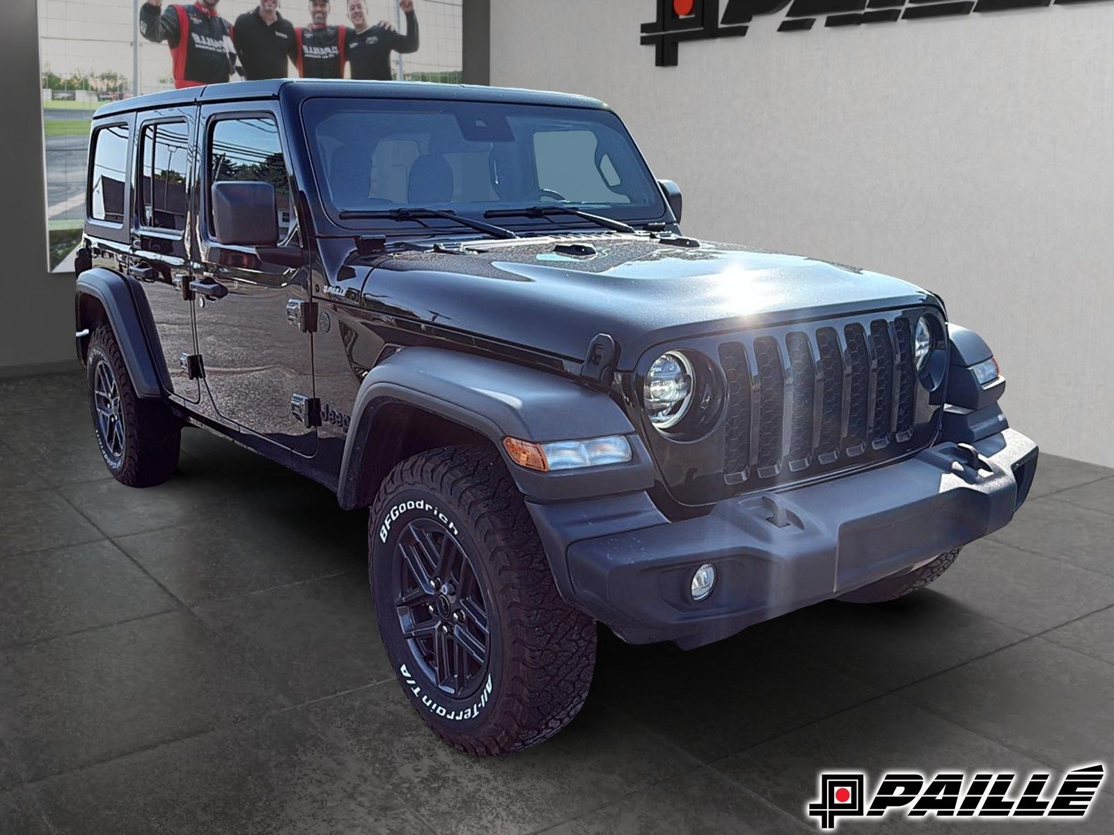 Jeep WRANGLER 4-Door  2024 à Nicolet, Québec