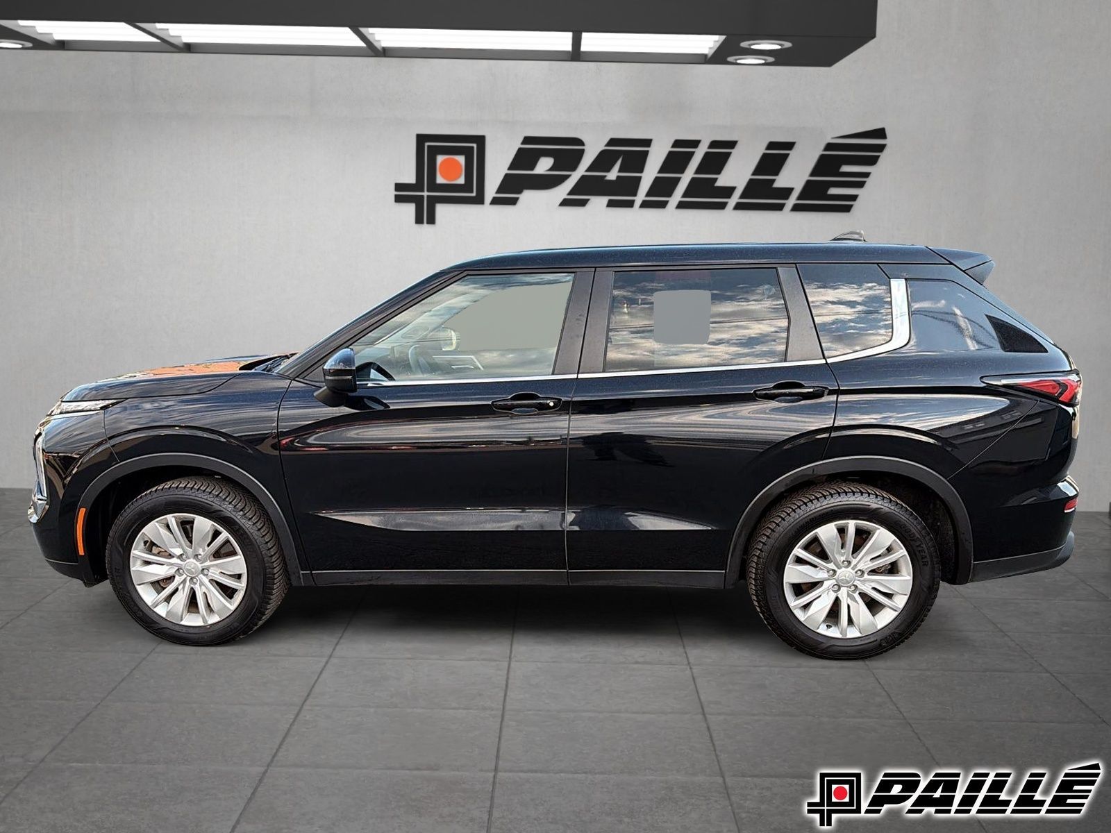 2025 Mitsubishi Outlander in Nicolet, Quebec