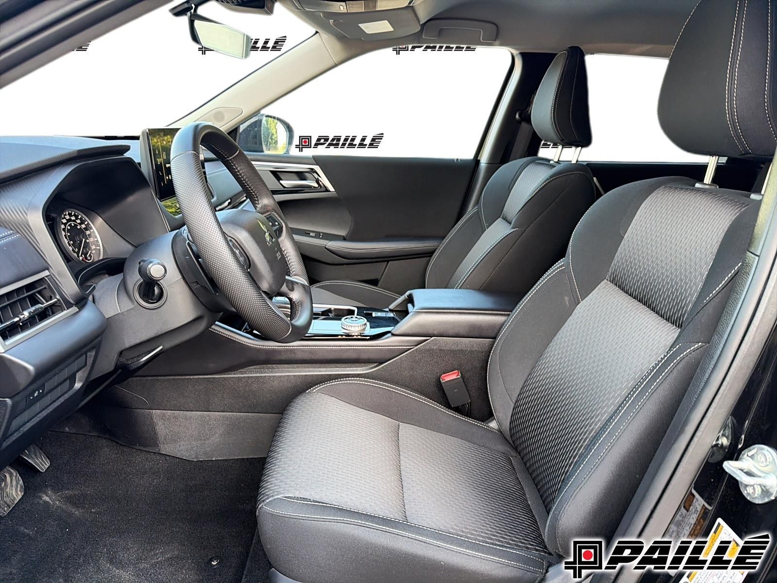 2025 Mitsubishi Outlander in Nicolet, Quebec