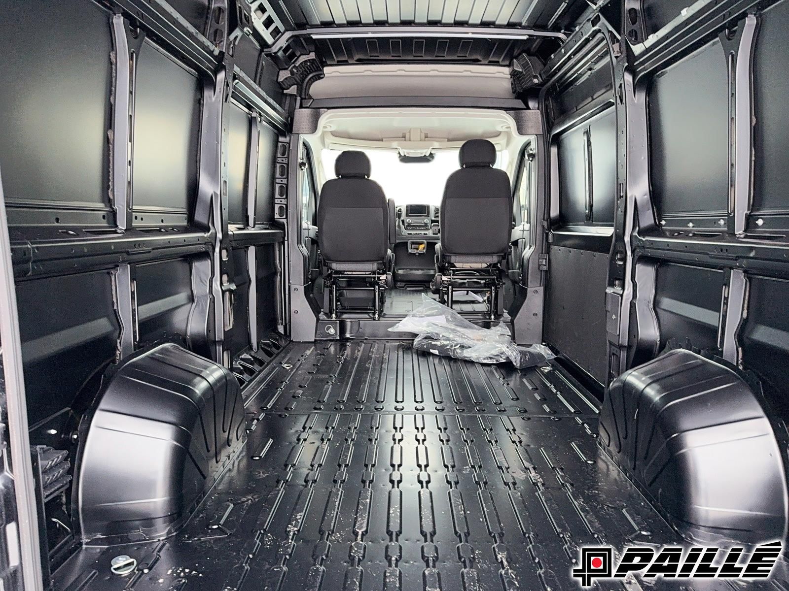 2025 Ram PROMASTER CARGO VAN 2500 in Nicolet, Quebec