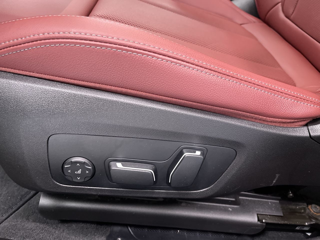 2025 BMW 330i in Regina, Saskatchewan