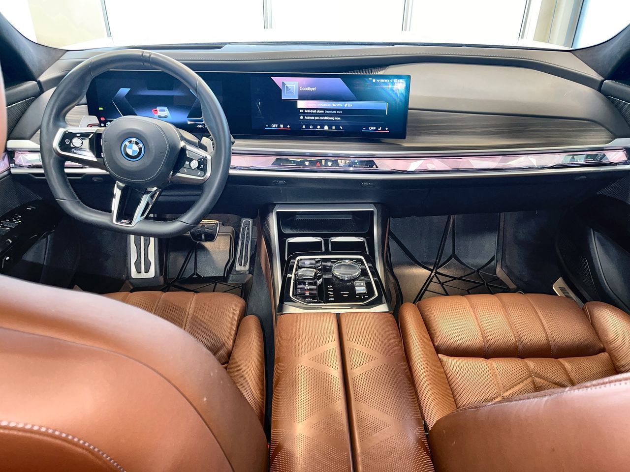 2024 BMW 750e
