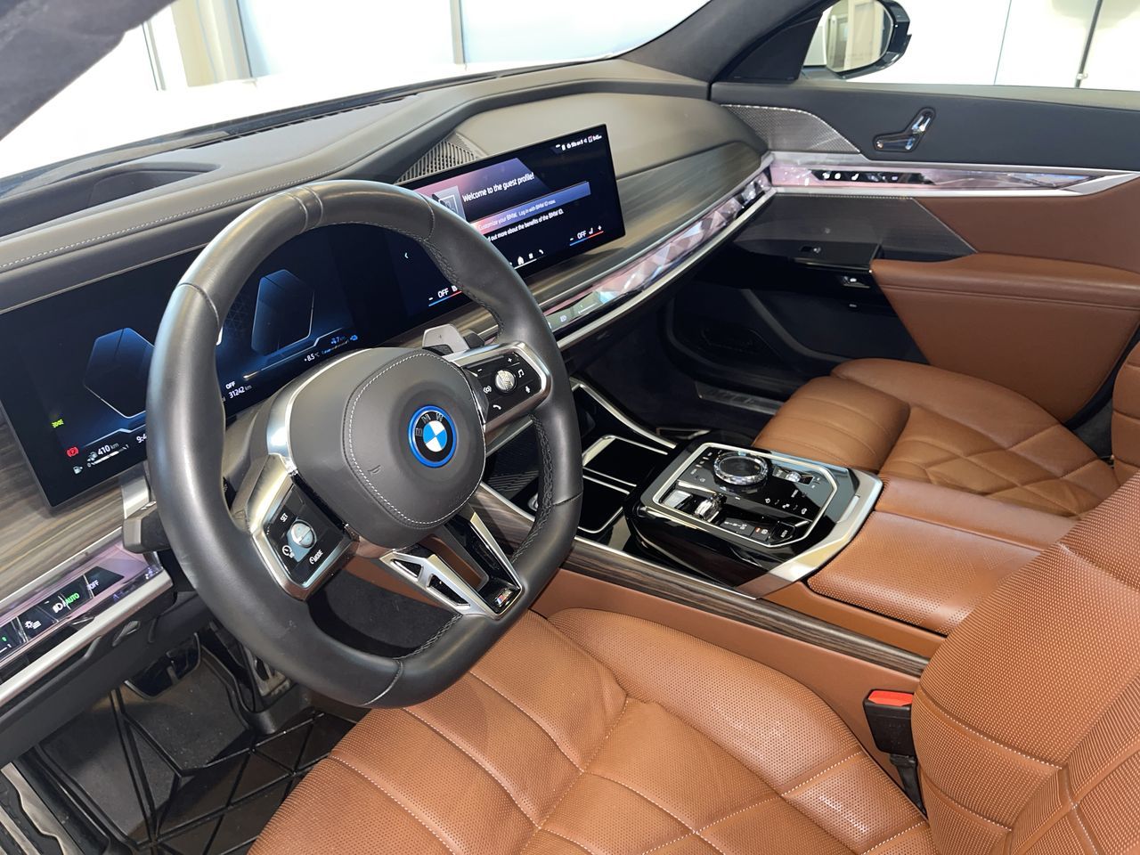 2024 BMW 750e
