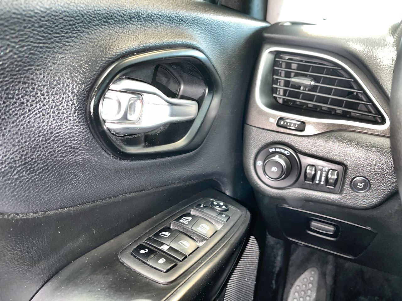 2022 Jeep Cherokee in Regina, Saskatchewan