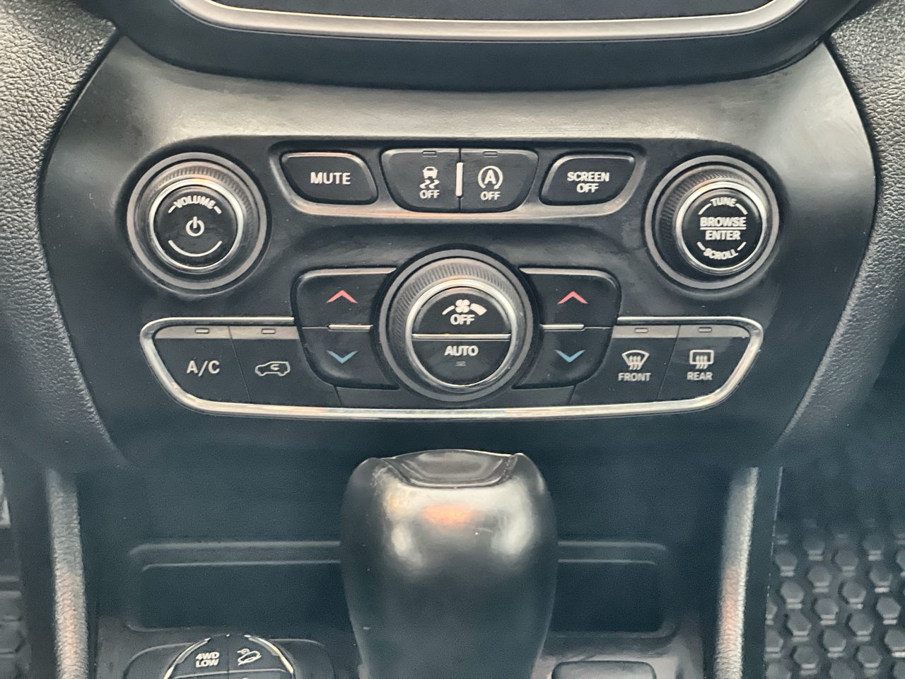 2022 Jeep Cherokee in Regina, Saskatchewan