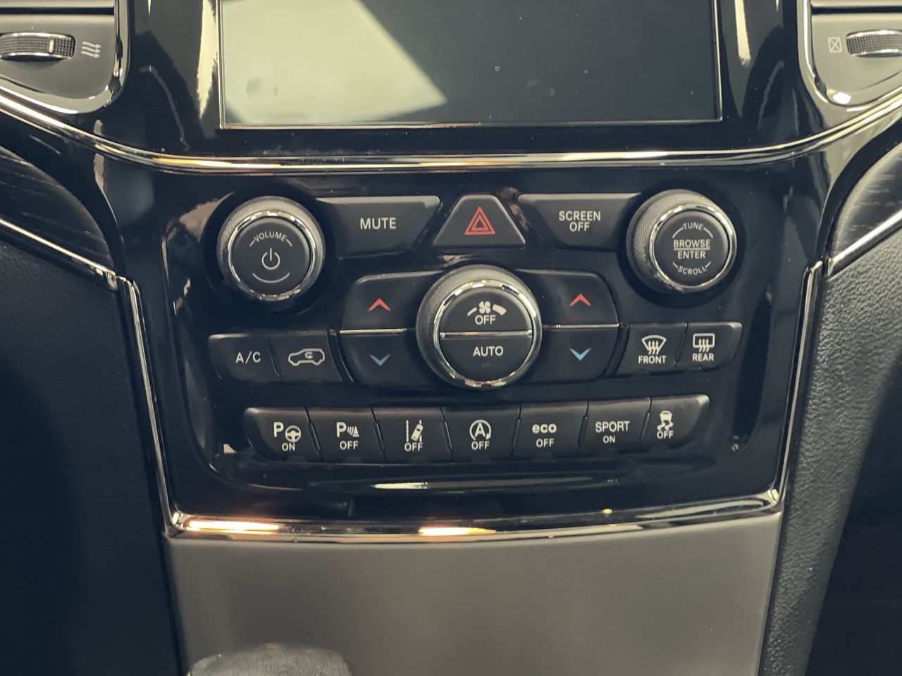 2021 Jeep Grand Cherokee 4X4 in Regina, Saskatchewan