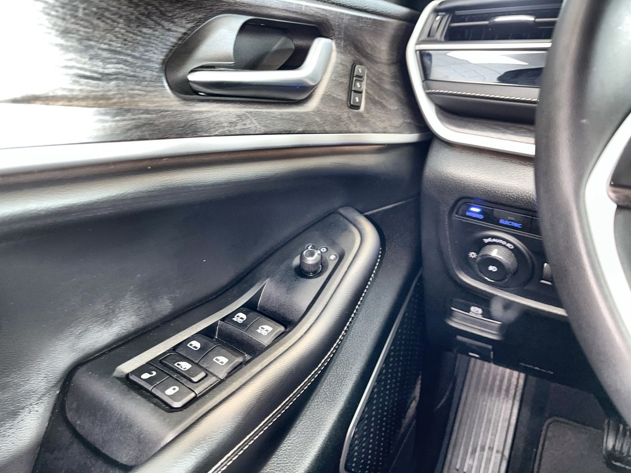 2022 Jeep Grand Cherokee 4xe in Regina, Saskatchewan