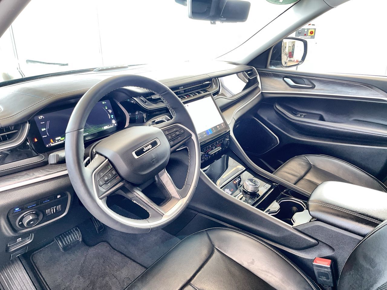 2022 Jeep Grand Cherokee 4xe in Regina, Saskatchewan