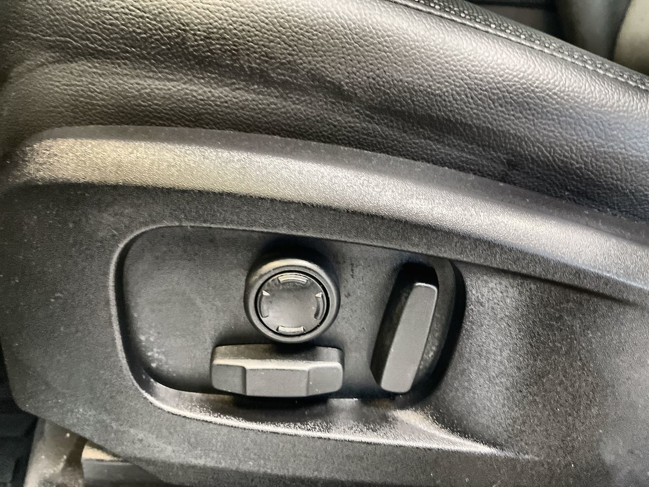 Land Rover Defender  2023 à Regina, Saskatchewan