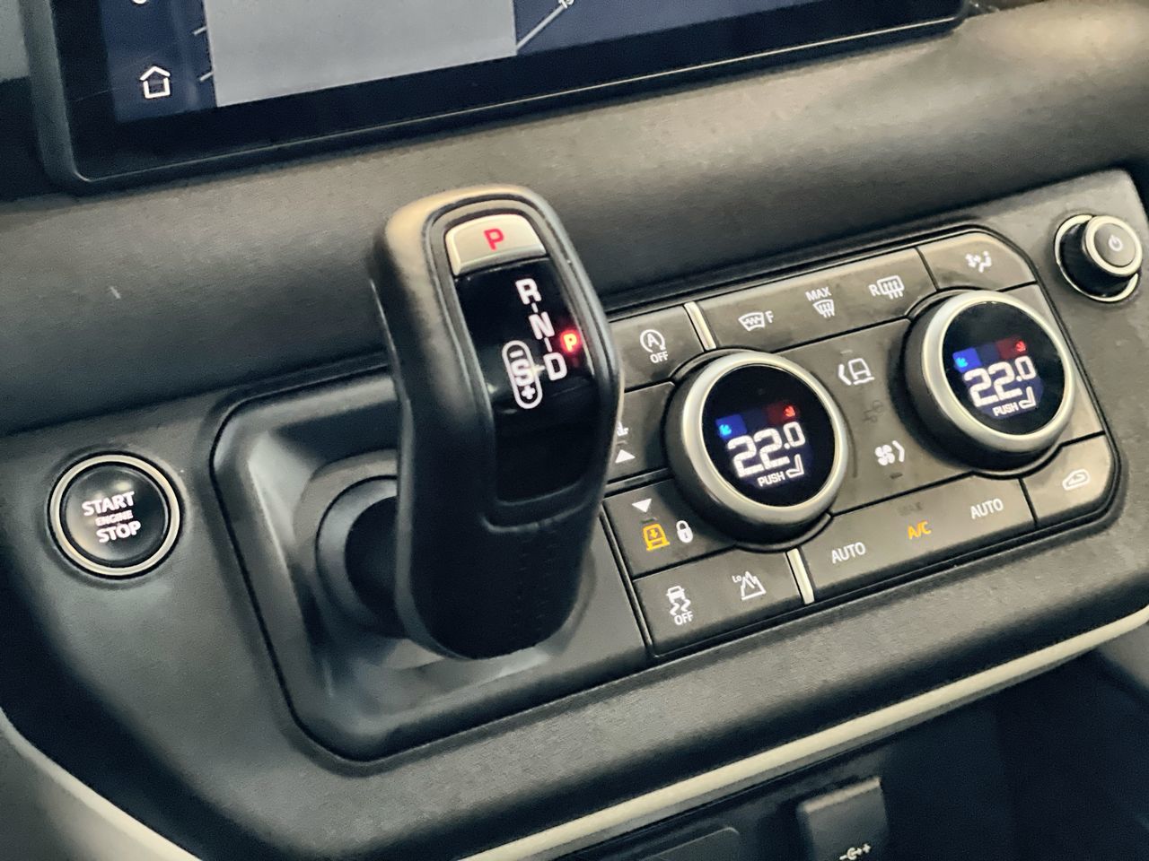 Land Rover Defender  2023 à Regina, Saskatchewan