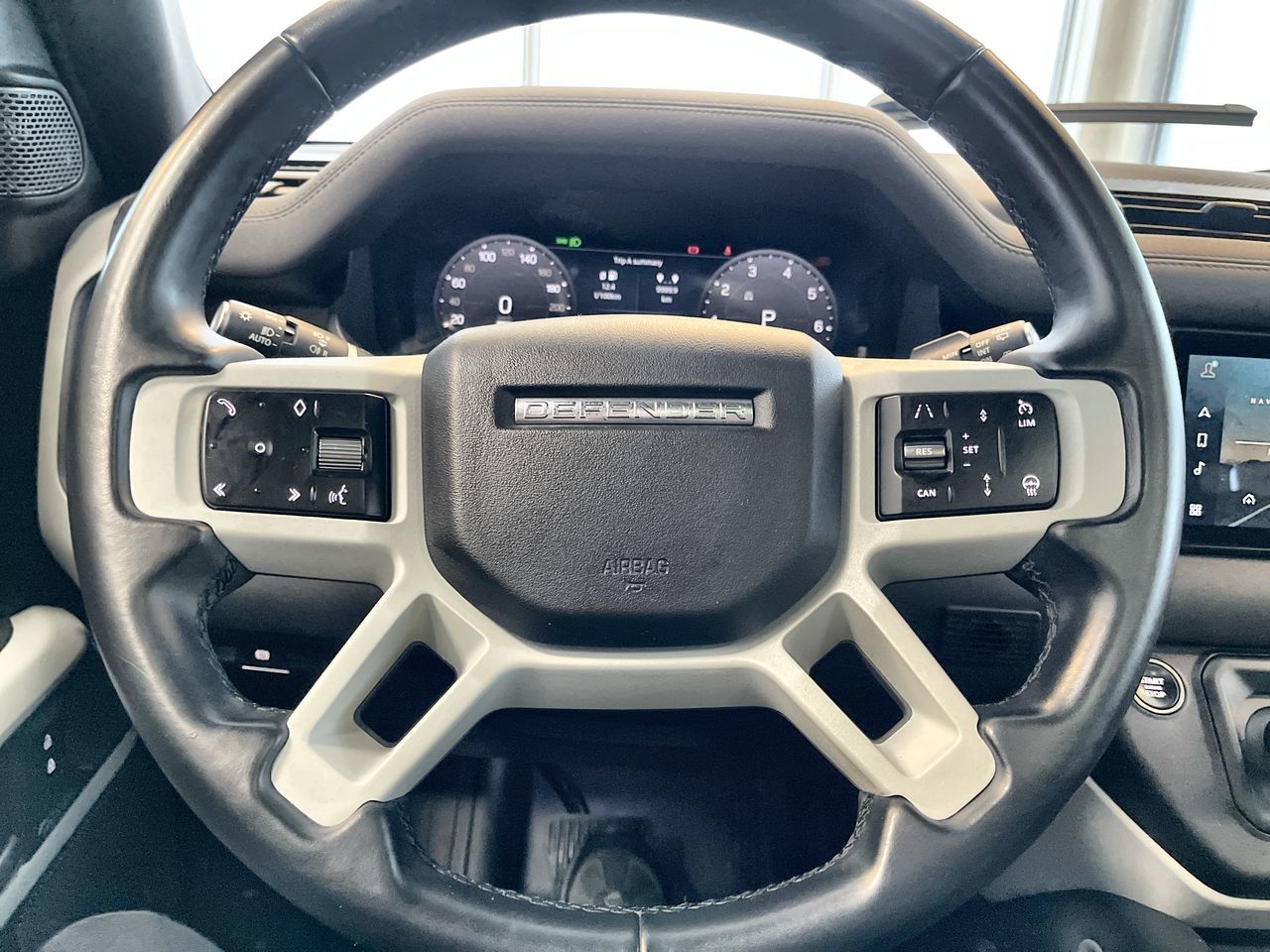 Land Rover Defender  2023 à Regina, Saskatchewan