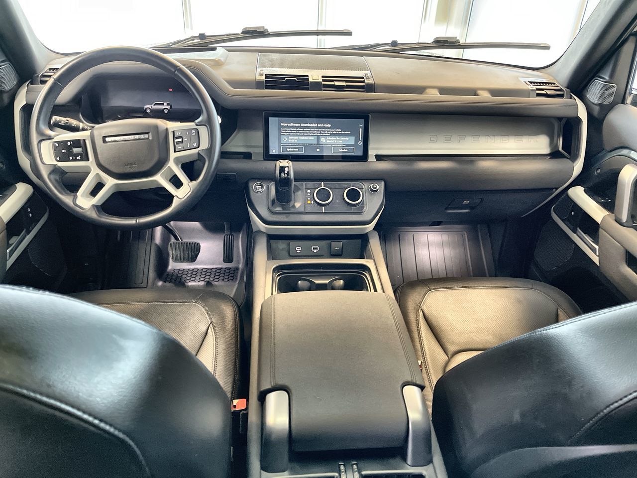 Land Rover Defender  2023 à Regina, Saskatchewan