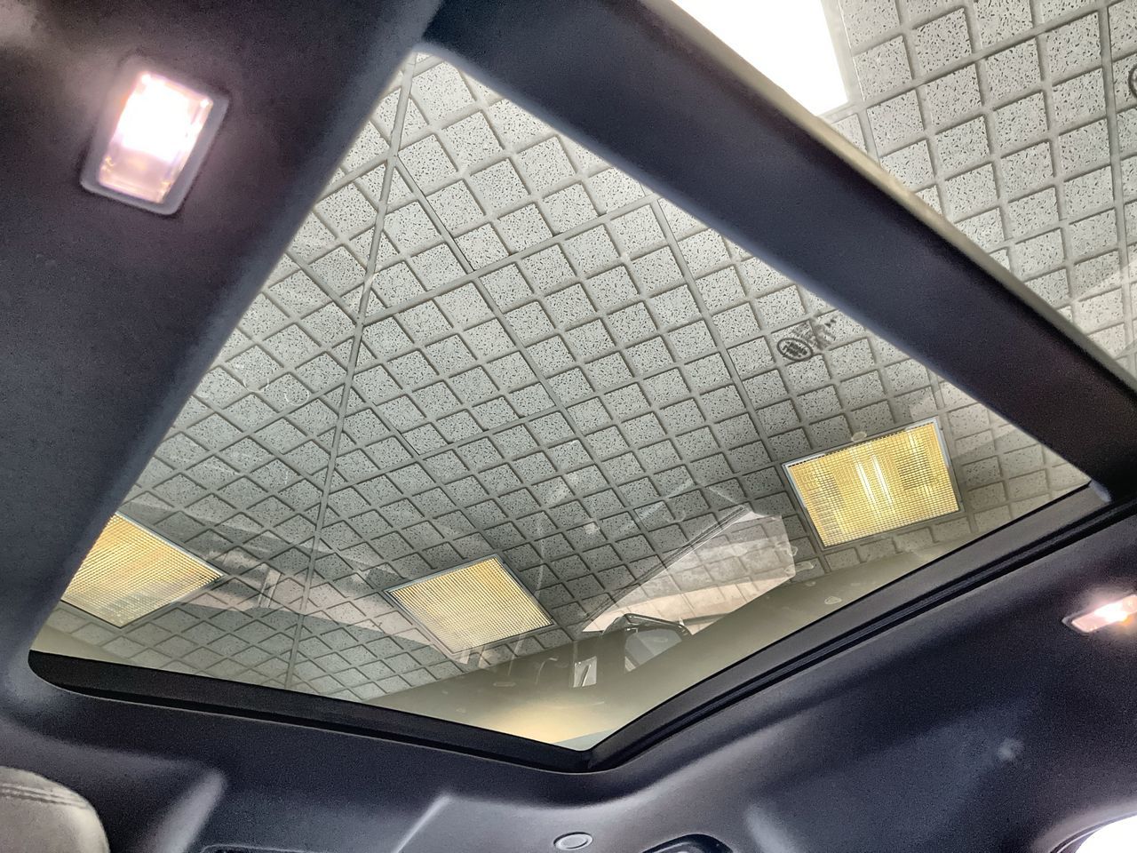 Land Rover Defender  2023 à Regina, Saskatchewan