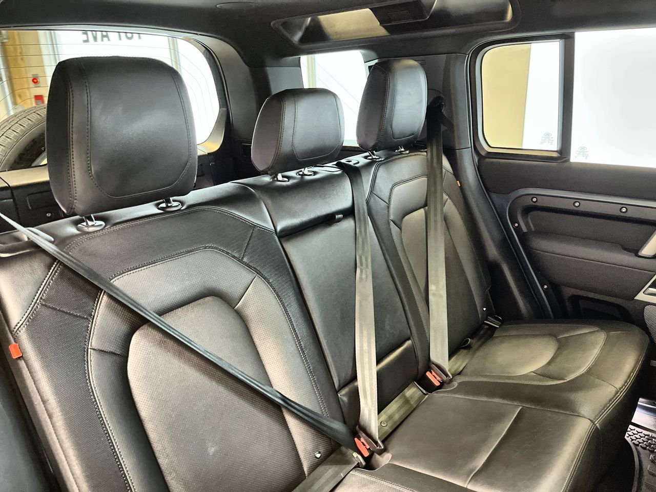 Land Rover Defender  2023 à Regina, Saskatchewan