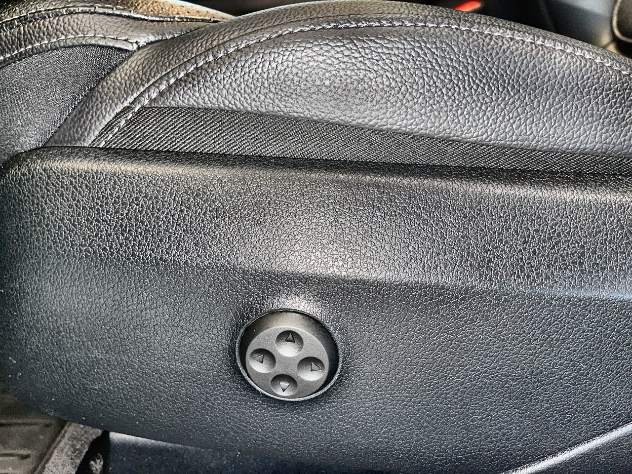 2024 Mercedes-Benz GLC300