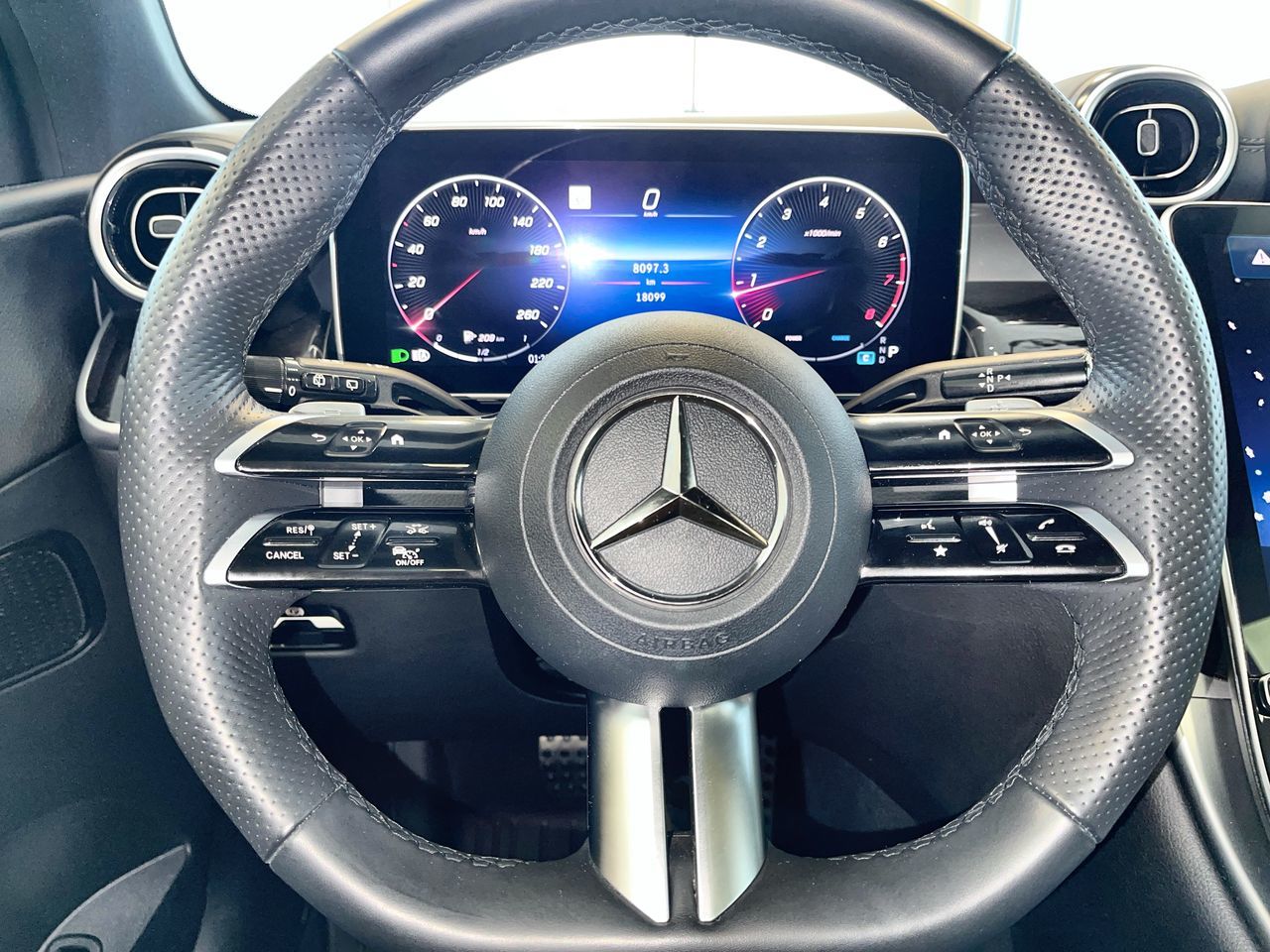 2024 Mercedes-Benz GLC300