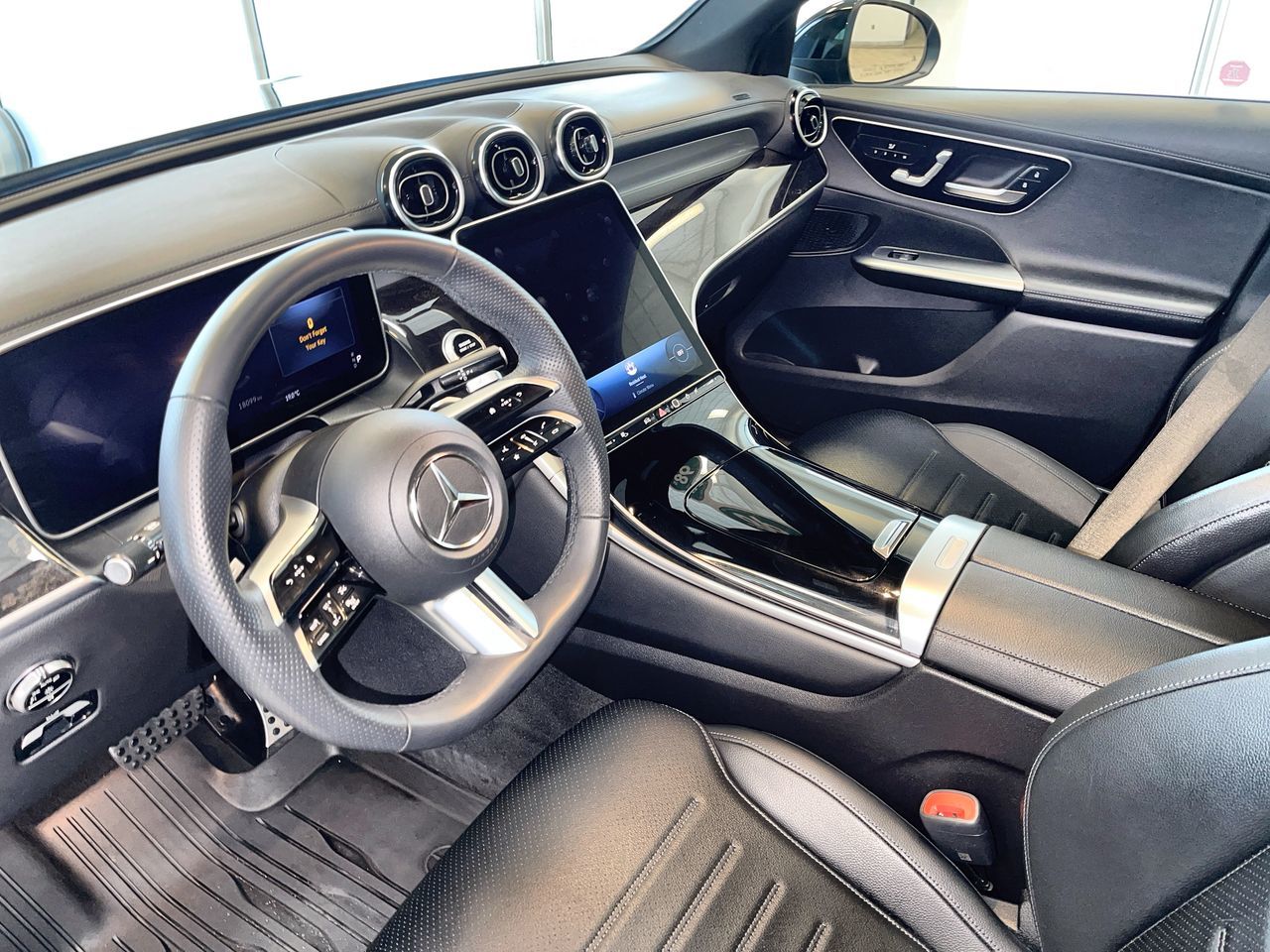 2024 Mercedes-Benz GLC300