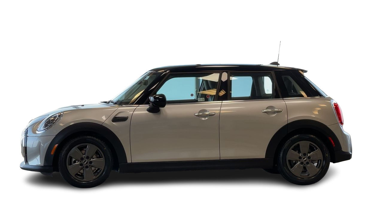MINI 5 Door  2024 à Regina, Saskatchewan