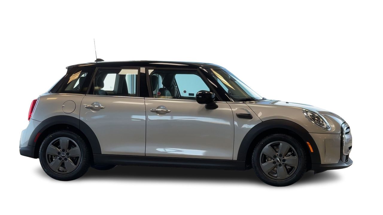 MINI 5 Door  2024 à Regina, Saskatchewan