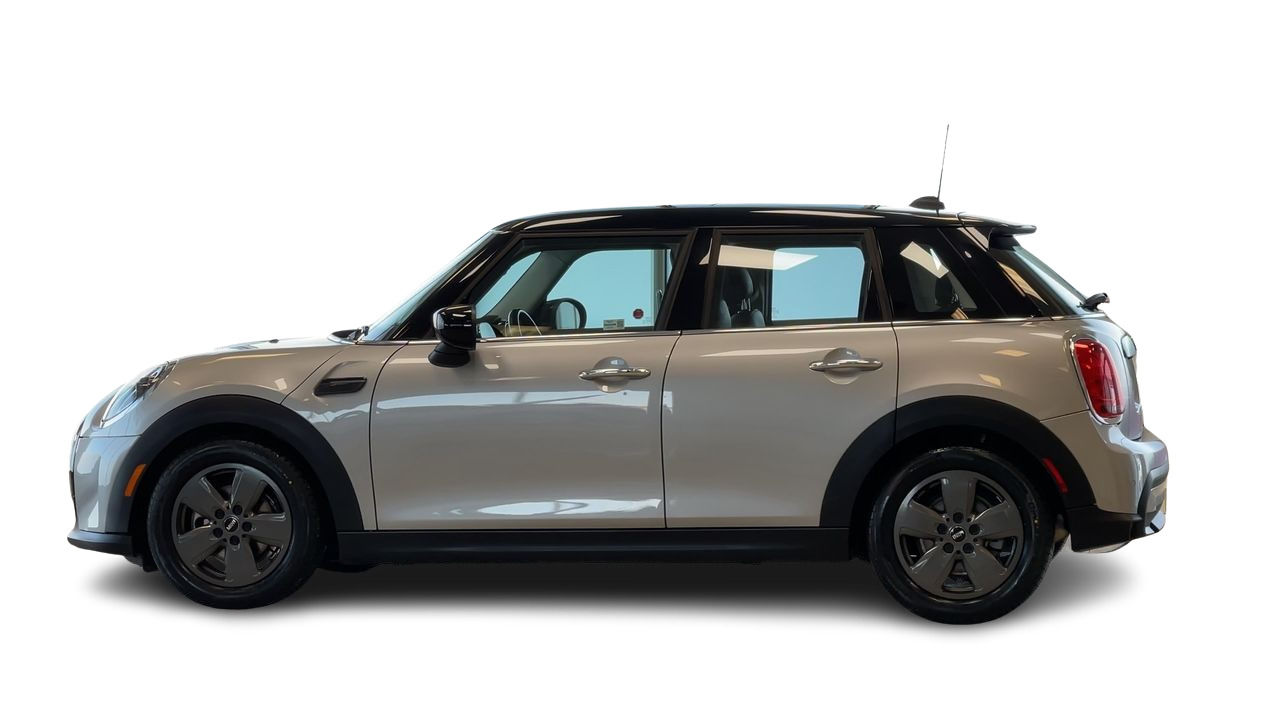 MINI 5 Door  2024 à Regina, Saskatchewan
