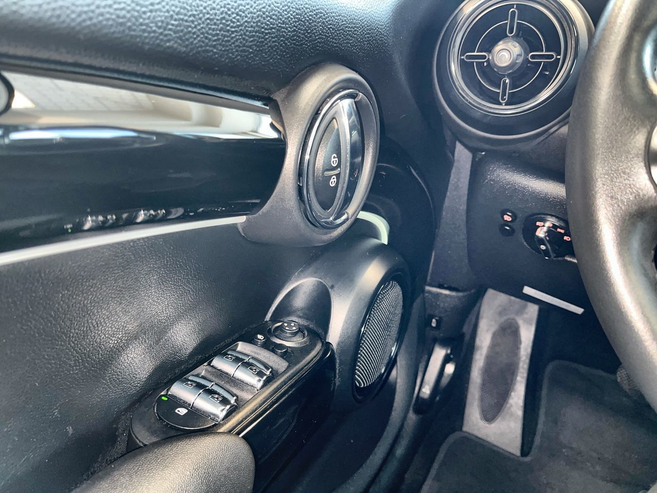MINI 5 Door  2024 à Regina, Saskatchewan