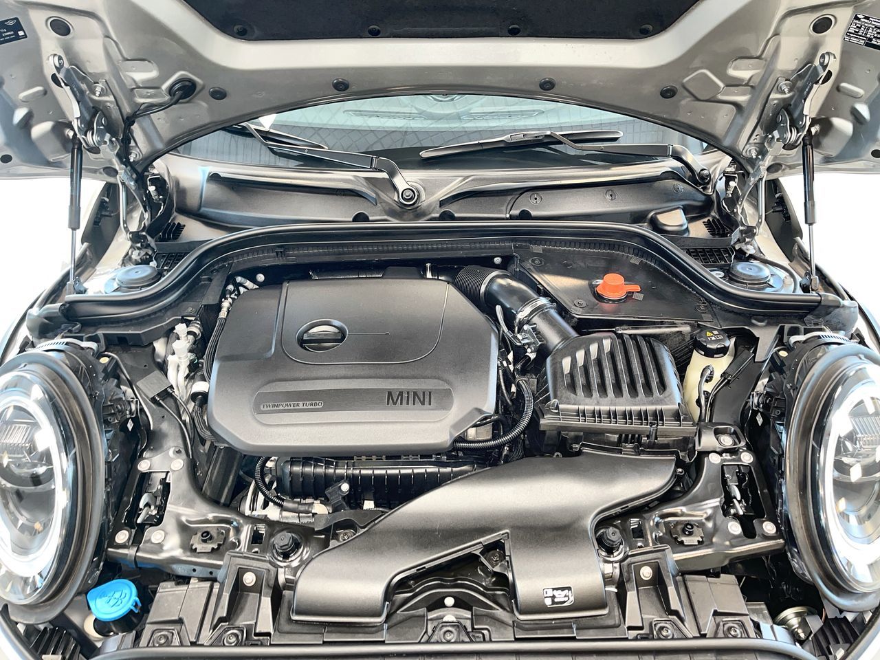 MINI 5 Door  2024 à Regina, Saskatchewan