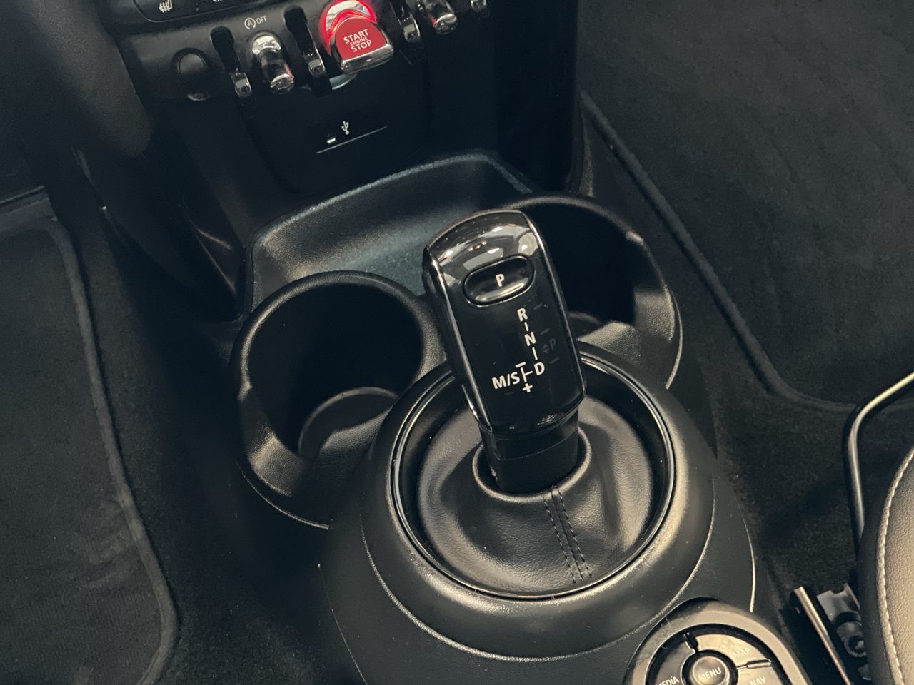 MINI 5 Door  2024 à Regina, Saskatchewan
