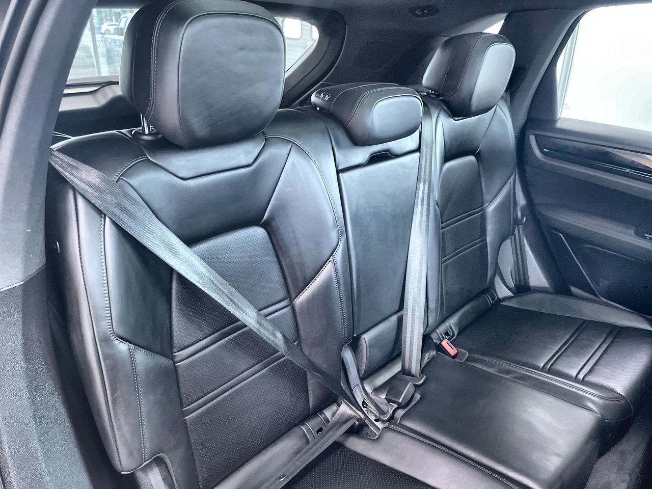 2022 Porsche Cayenne in Regina, Saskatchewan