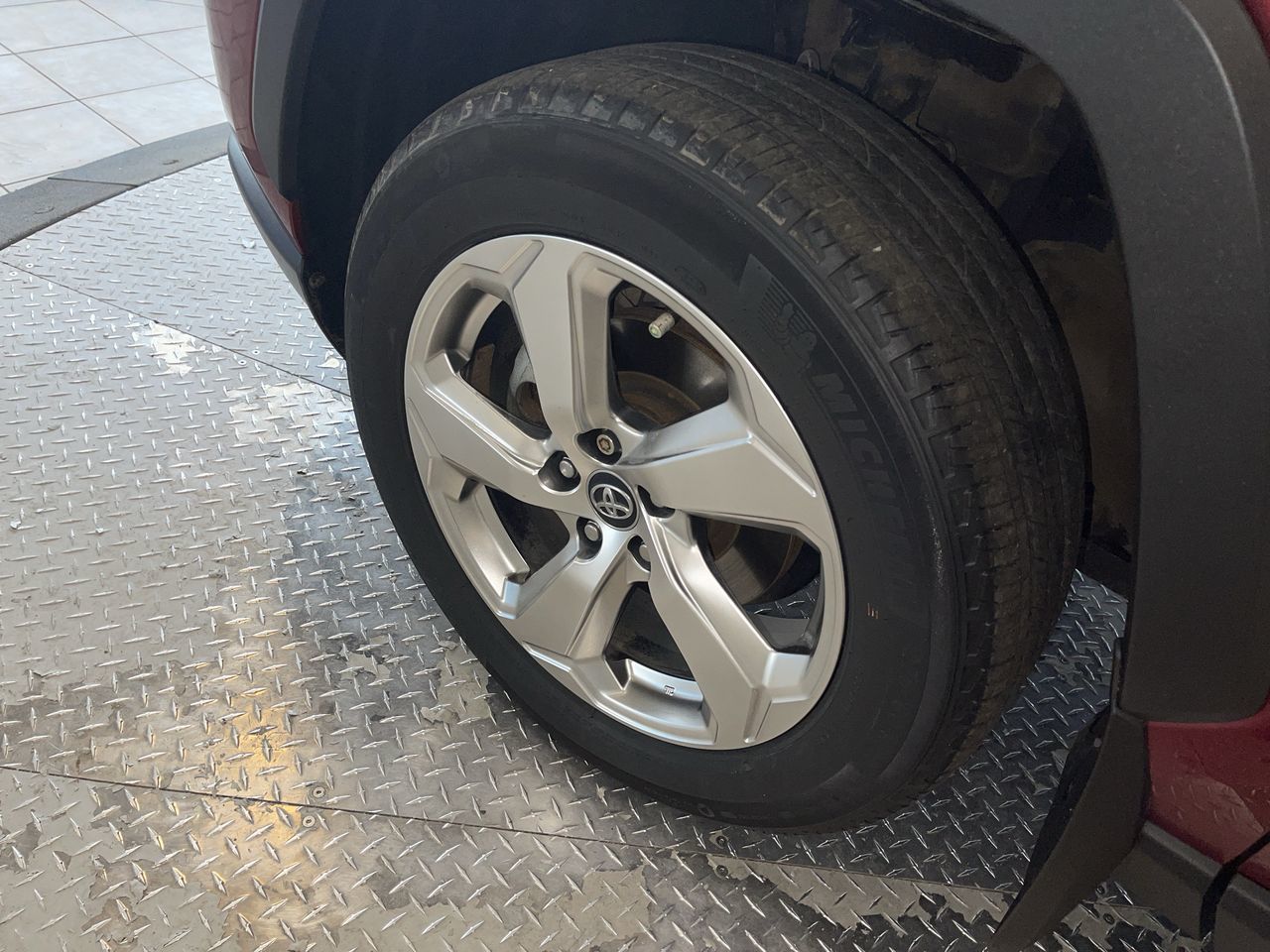 Toyota RAV4  2020 à Regina, Saskatchewan