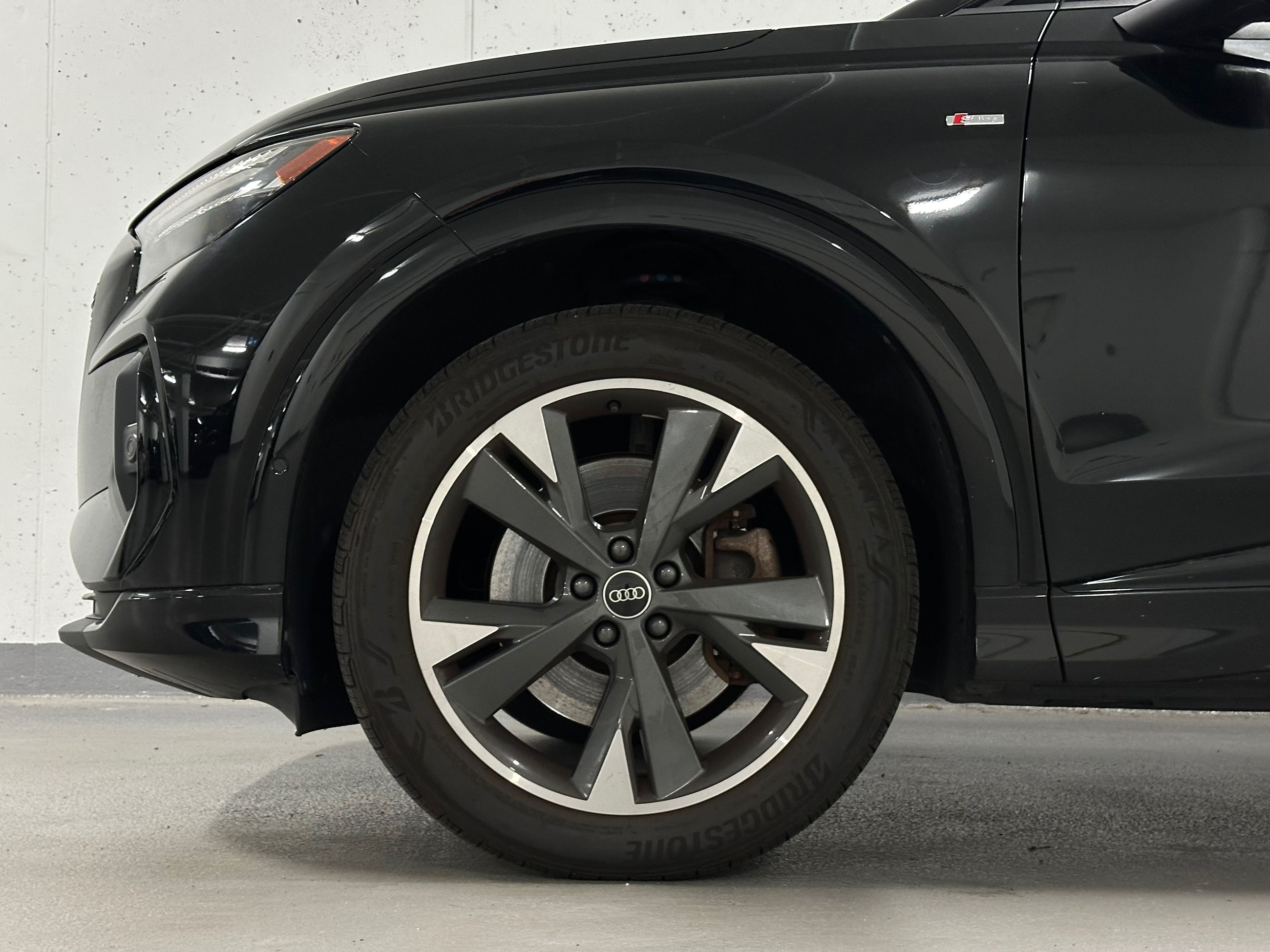 Audi Q4 e-tron  2023 à Vancouver, Colombie-Britannique
