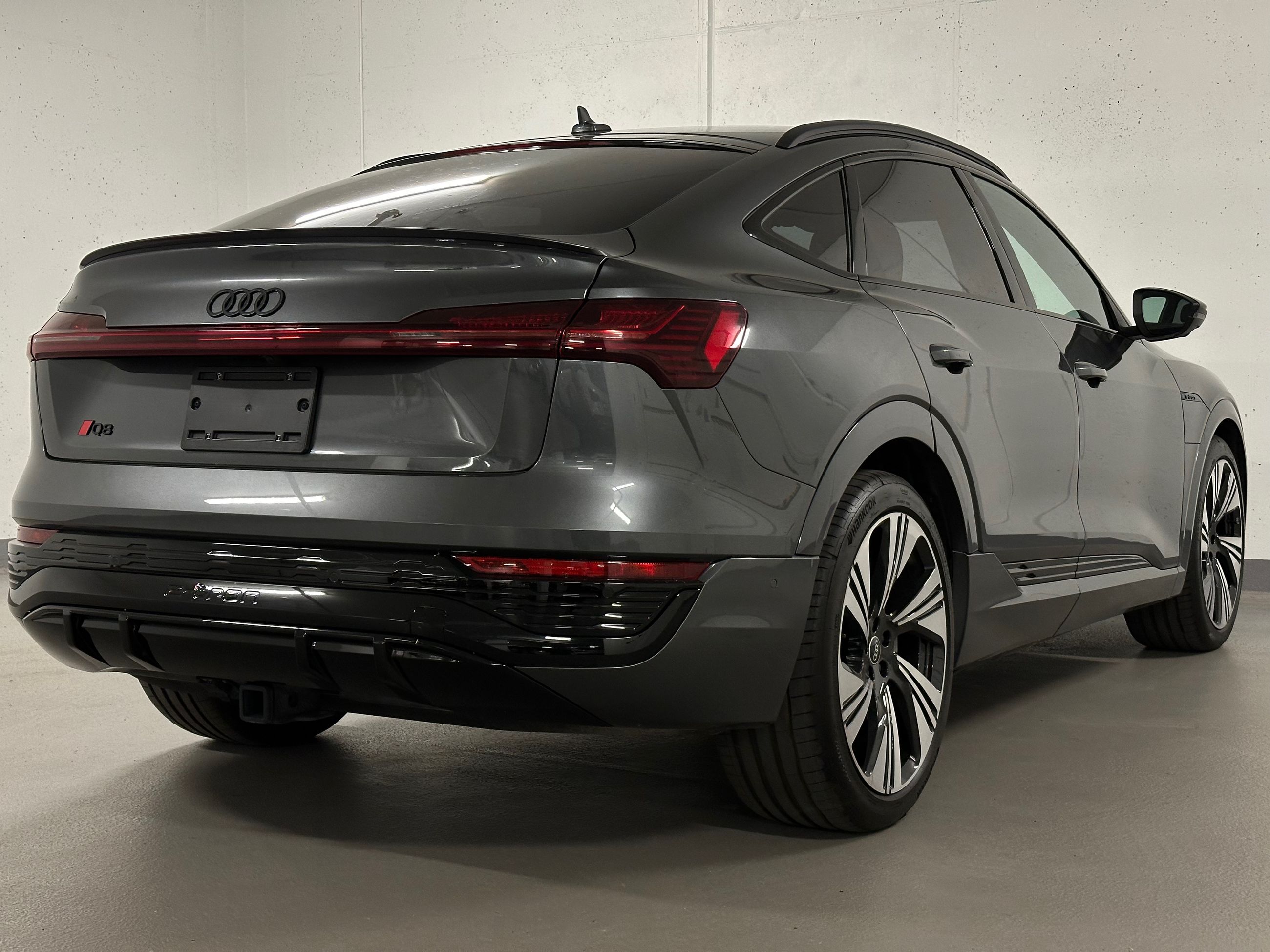 Audi Q8 e-tron  2024 à Vancouver, Colombie-Britannique