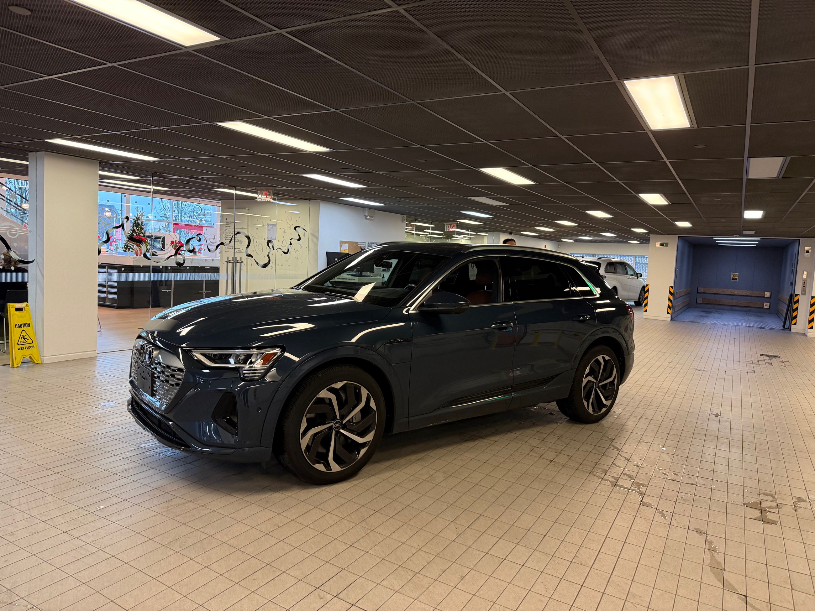 Audi Q8 e-tron  2024 à Vancouver, Colombie-Britannique