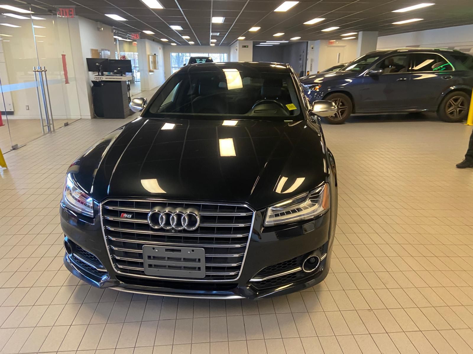 Audi S8  2015 à Vancouver, Colombie-Britannique