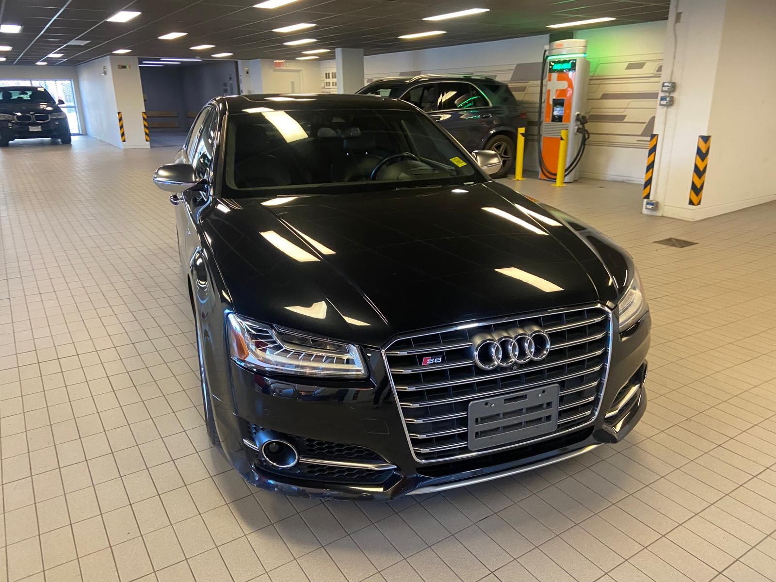 Audi S8  2015 à Vancouver, Colombie-Britannique