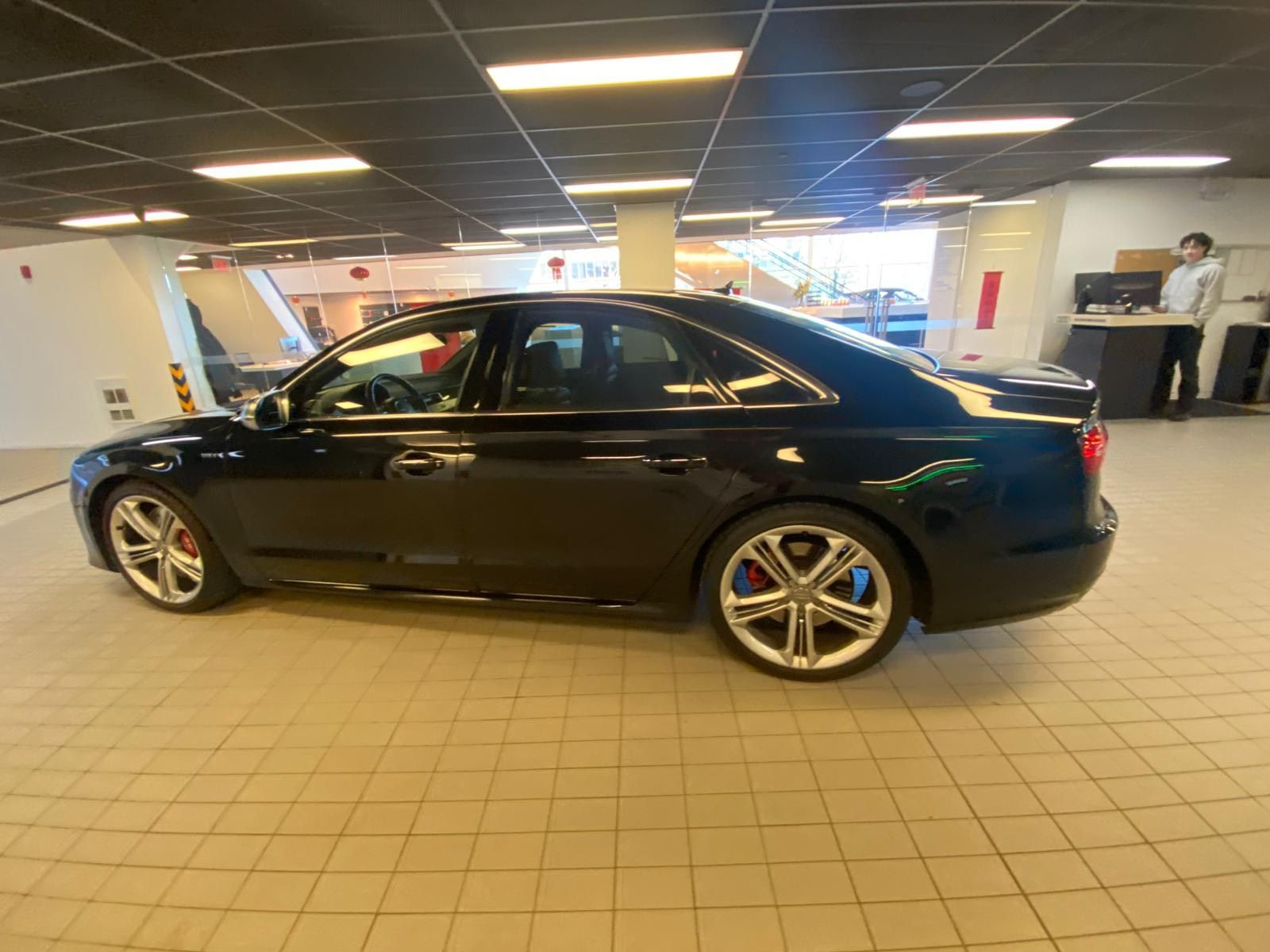 Audi S8  2015 à Vancouver, Colombie-Britannique