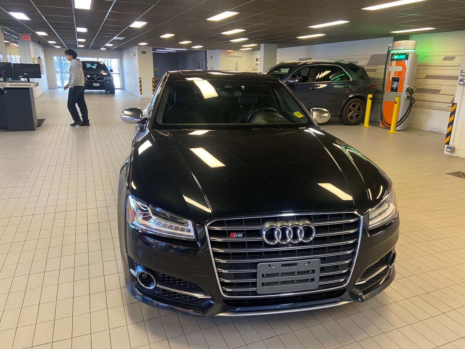 Audi S8  2015 à Vancouver, Colombie-Britannique
