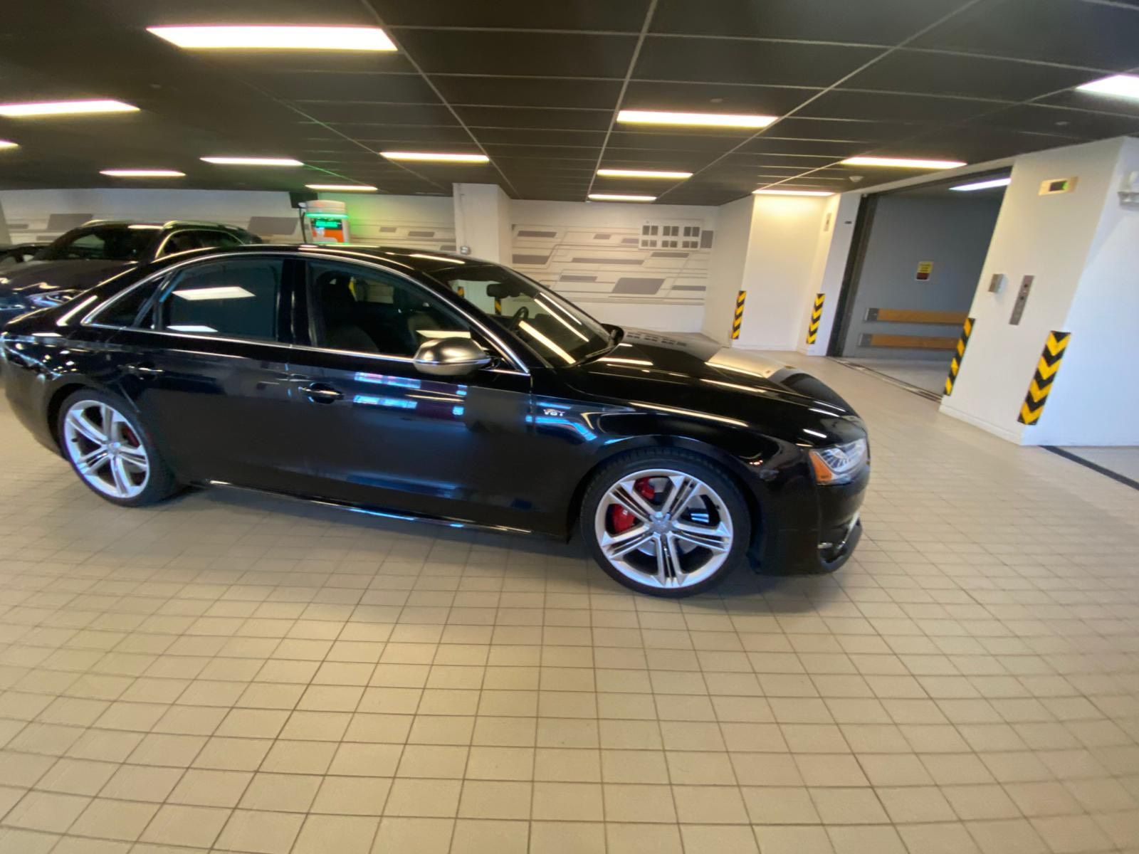 Audi S8  2015 à Vancouver, Colombie-Britannique