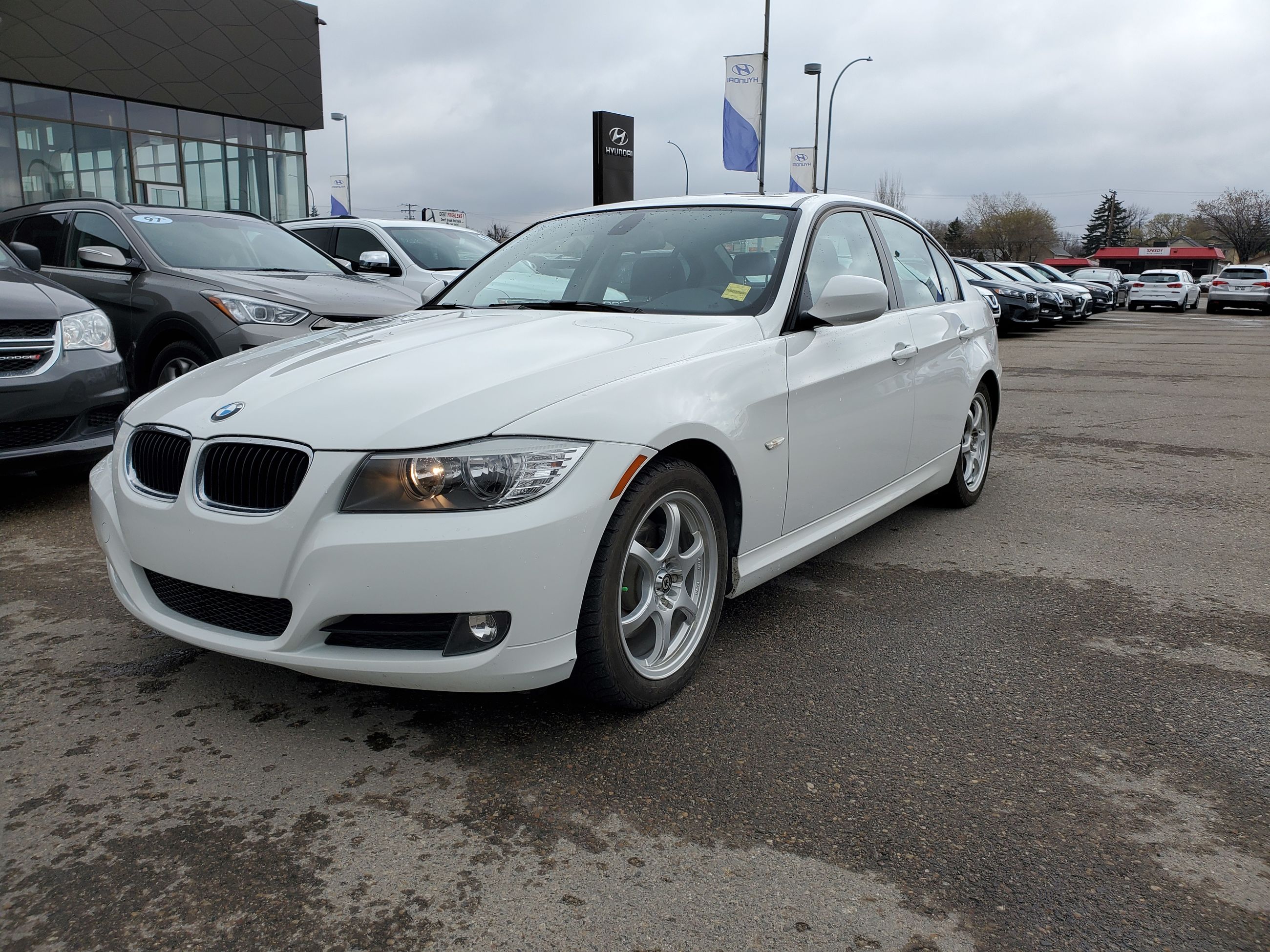 Used 2011 BMW 323i Sedan Luxury Ed. PG73 Leather, Moonroof for Sale