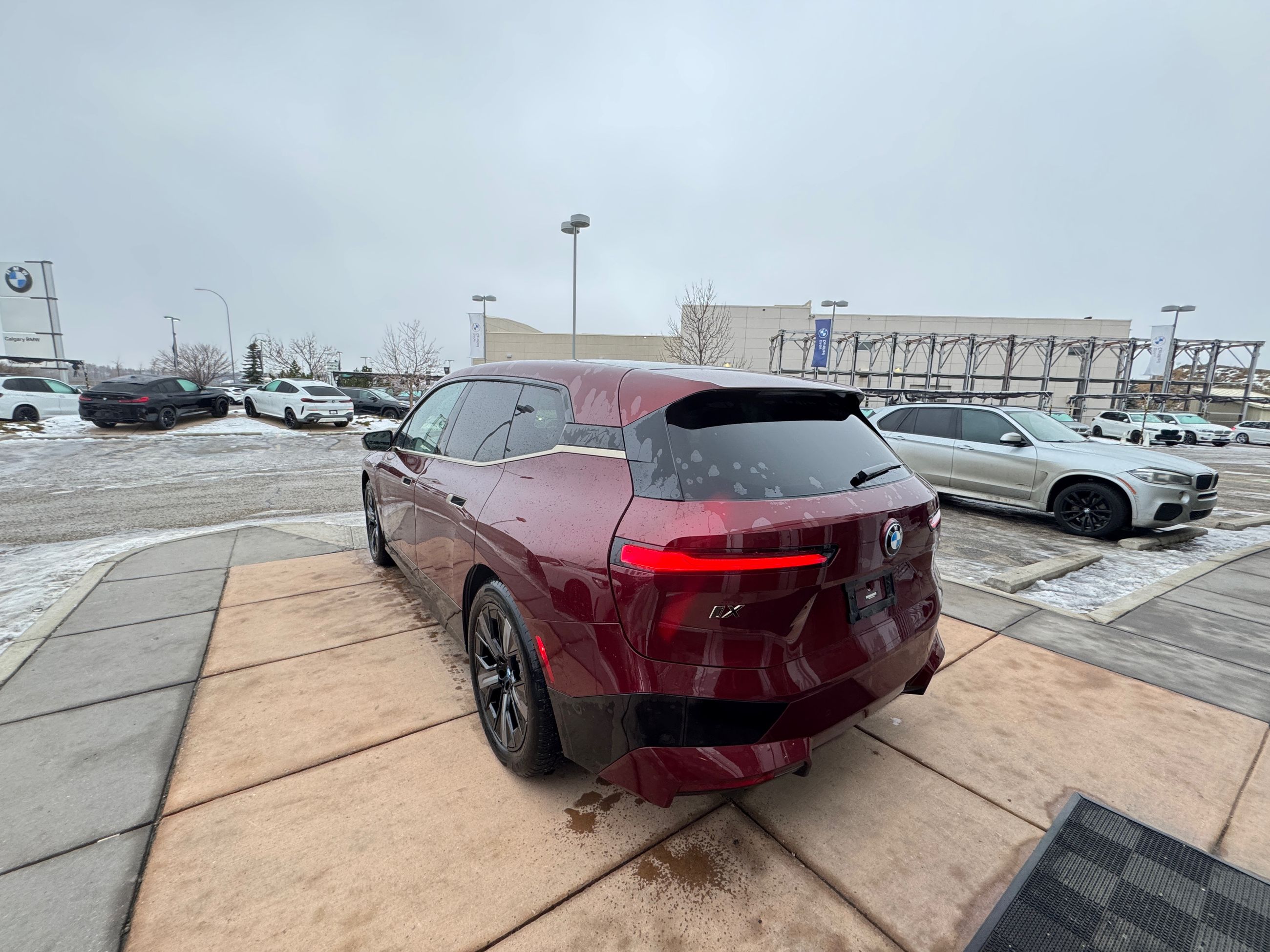 BMW iX  2024 à Calgary, Alberta