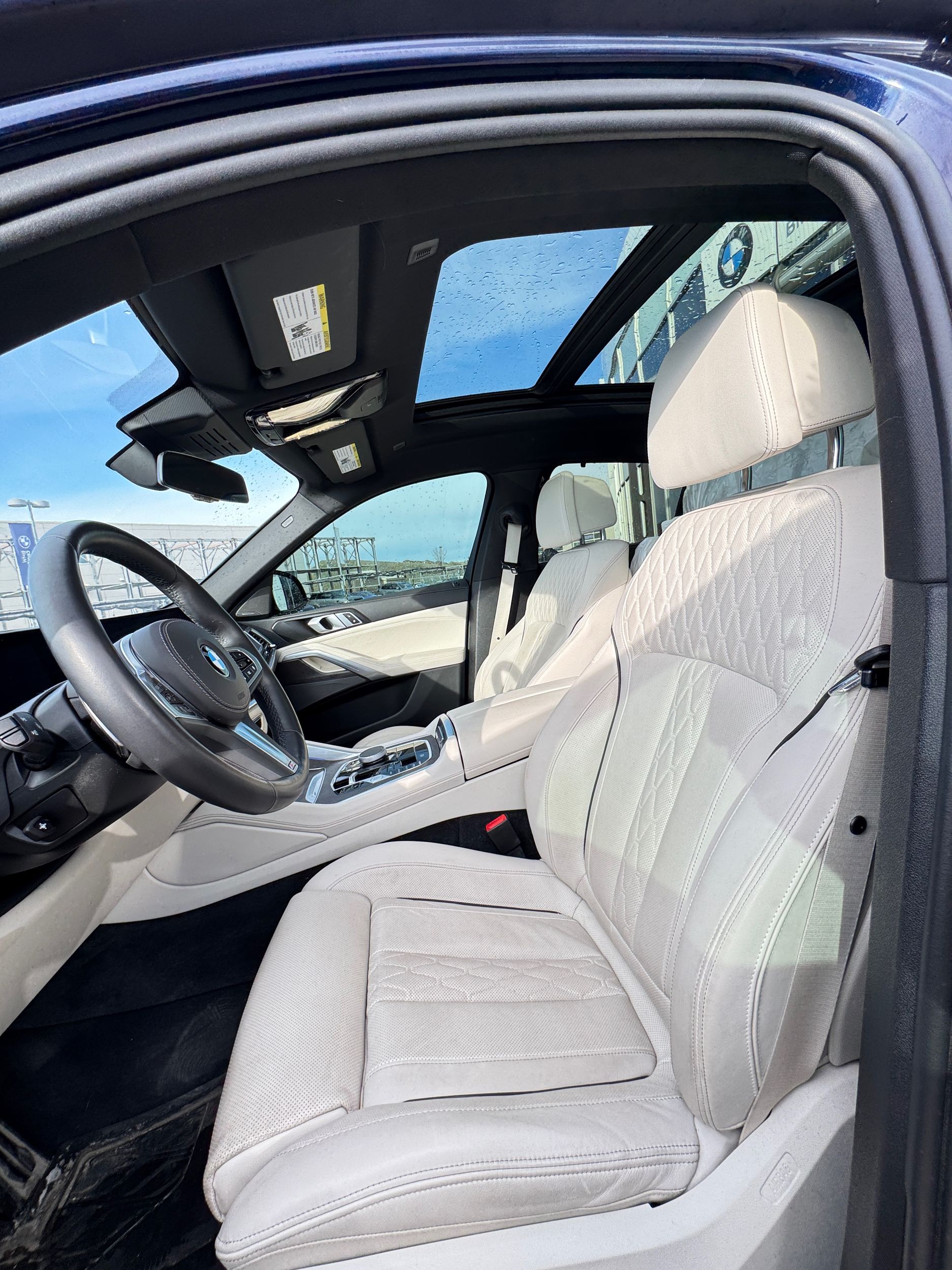 BMW X6  2024 à Calgary, Alberta