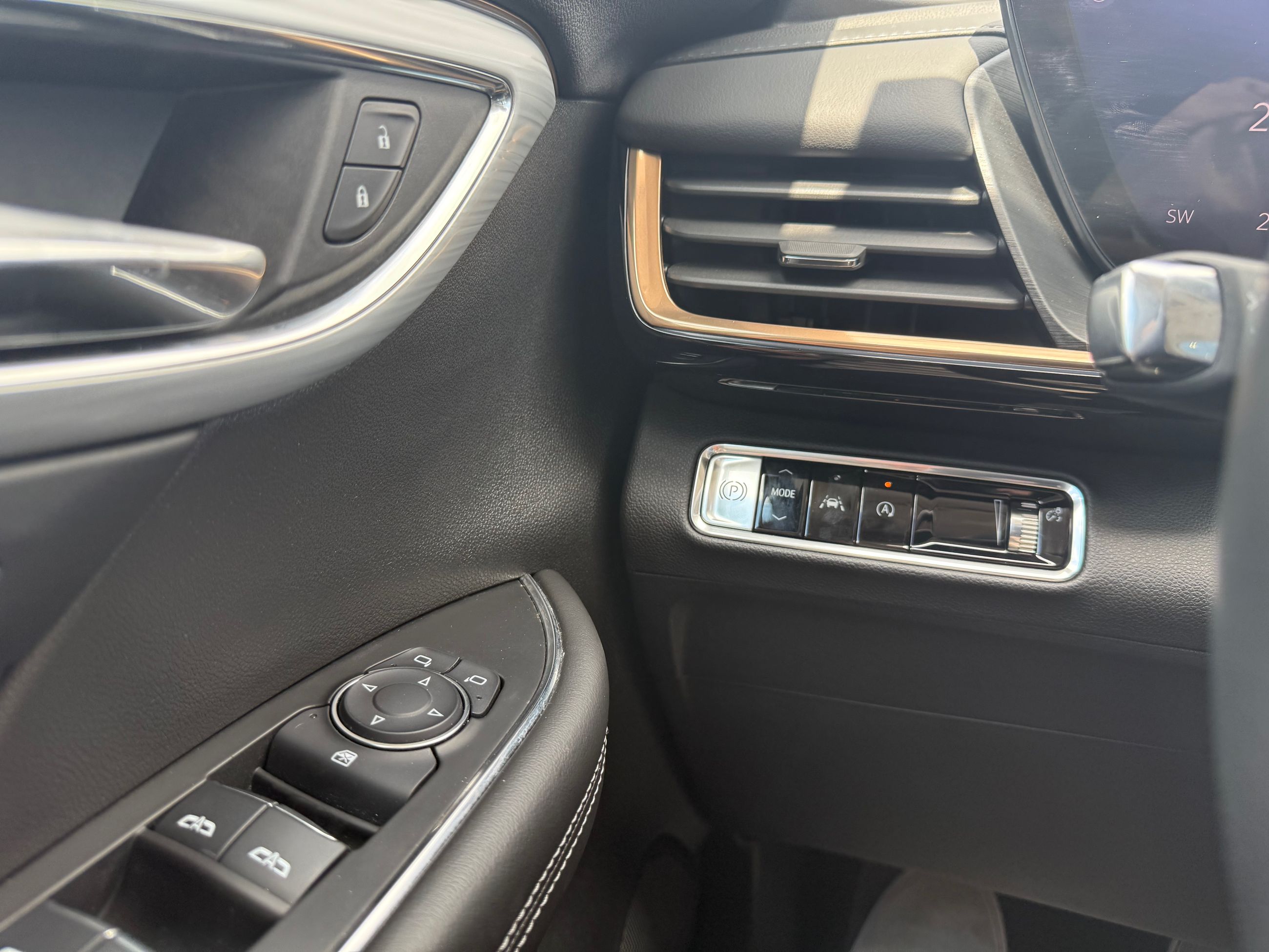 2024 Buick ENVISION in Mississauga, Ontario