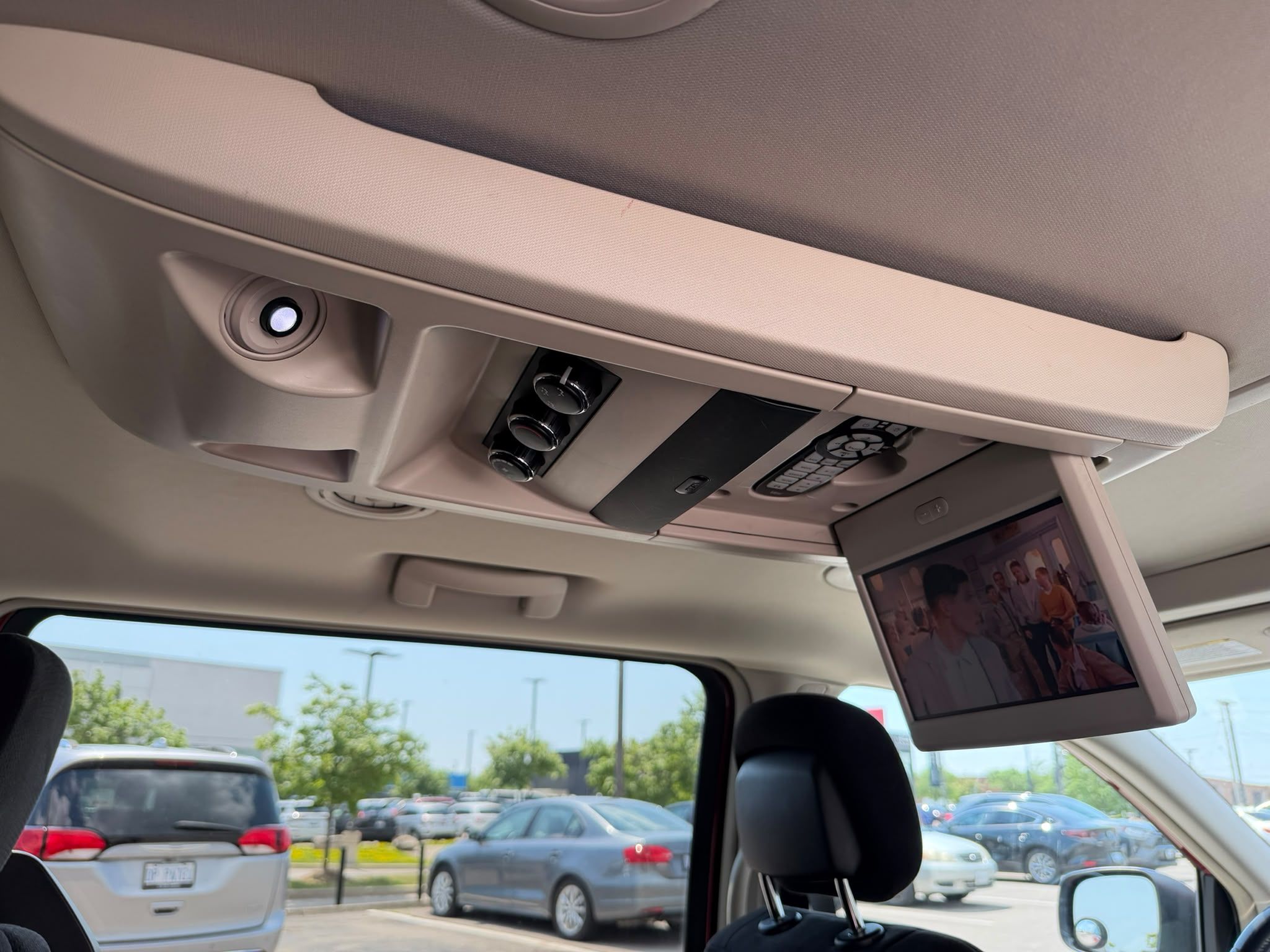 2012 Chrysler Town and Country in Mississauga, Ontario