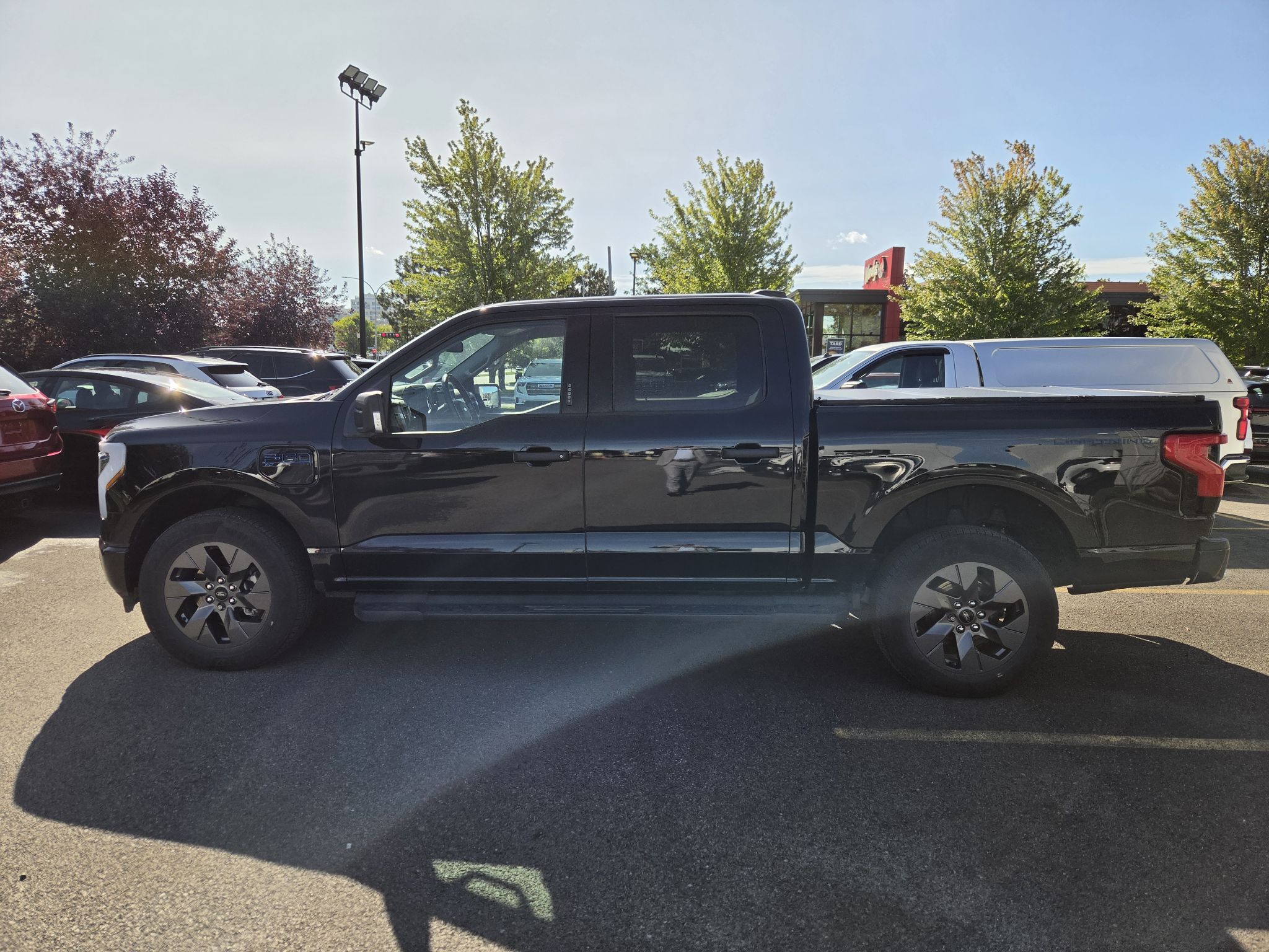 Ford F-150 Lightning  2024