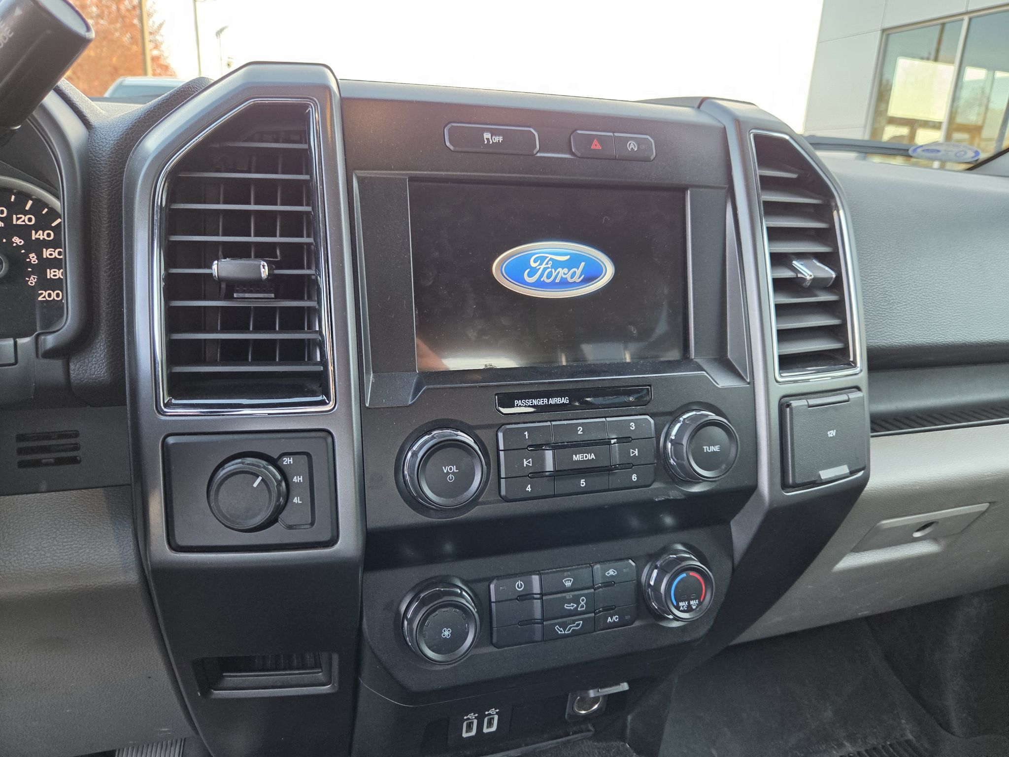 2020 Ford F-150 in Dollard-des-Ormeaux, Quebec