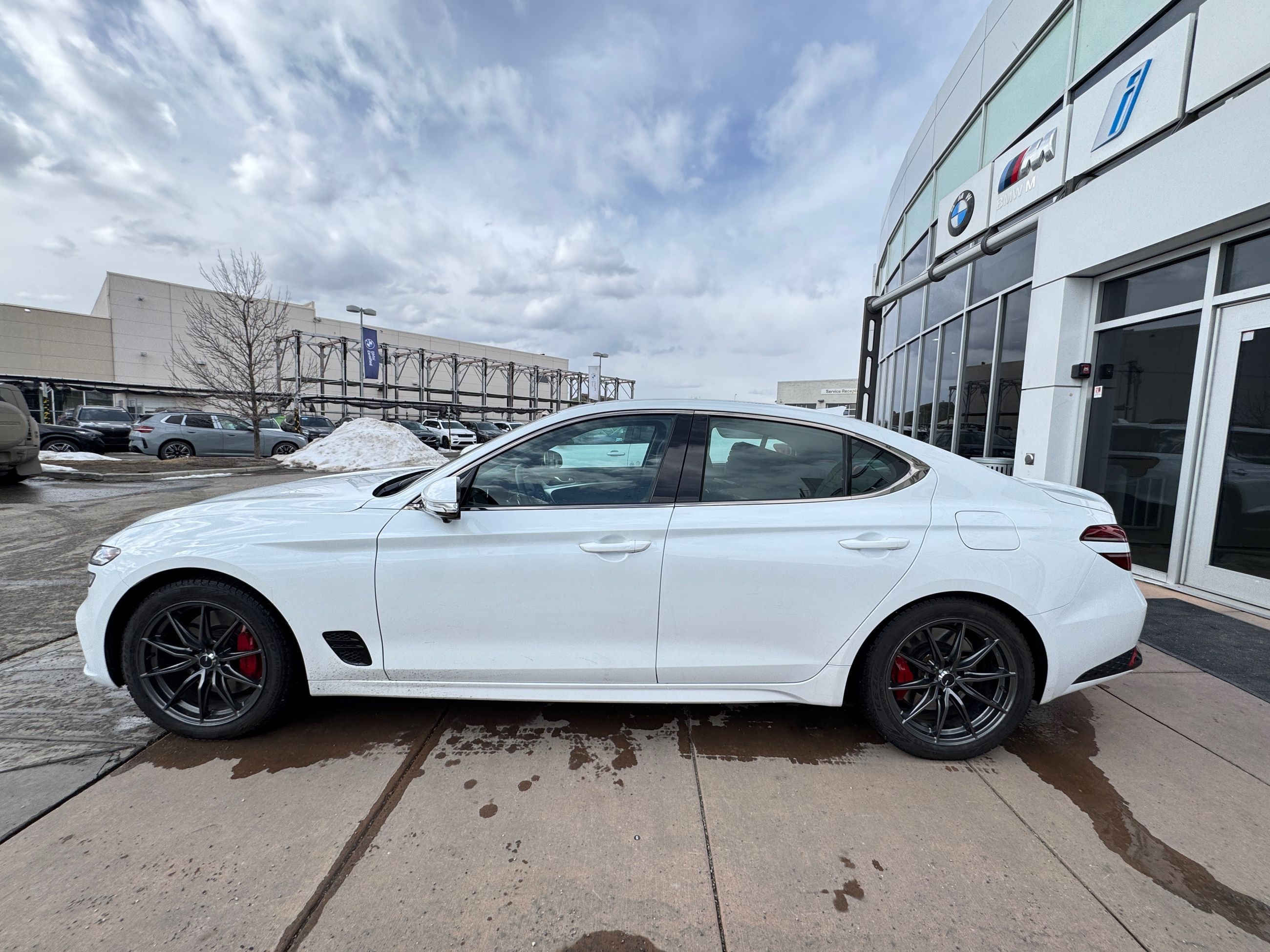 GENESIS G70  2023 à Calgary, Alberta